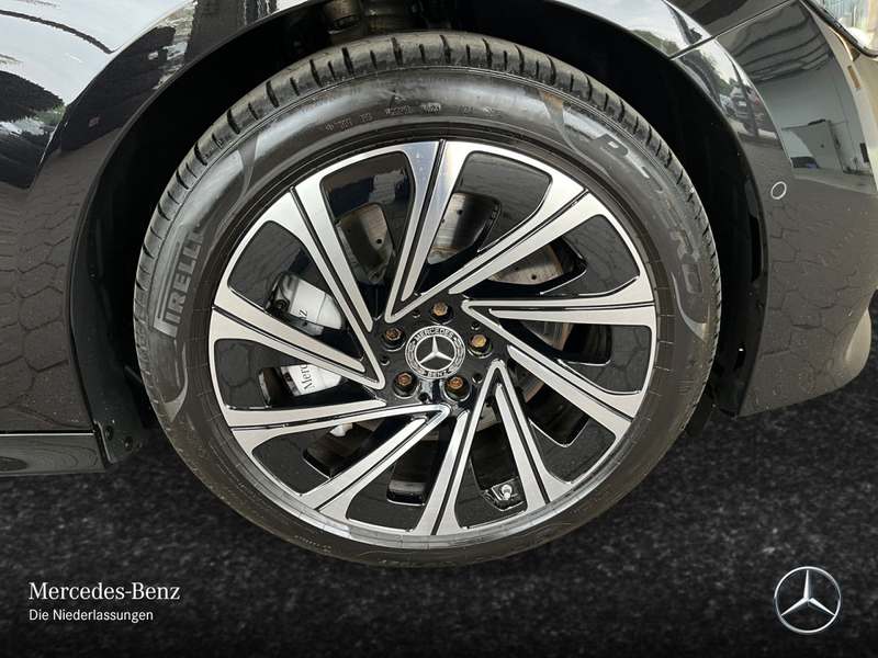 Mercedes-Benz E 300 e 4M Exclusive Fahrass 360° Airmat Pano HUD — photo 6