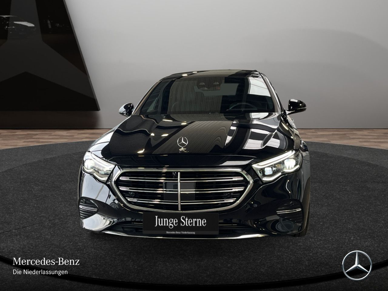 Mercedes-Benz E 300 e 4M Exclusive Fahrass 360° Airmat Pano HUD — photo 3