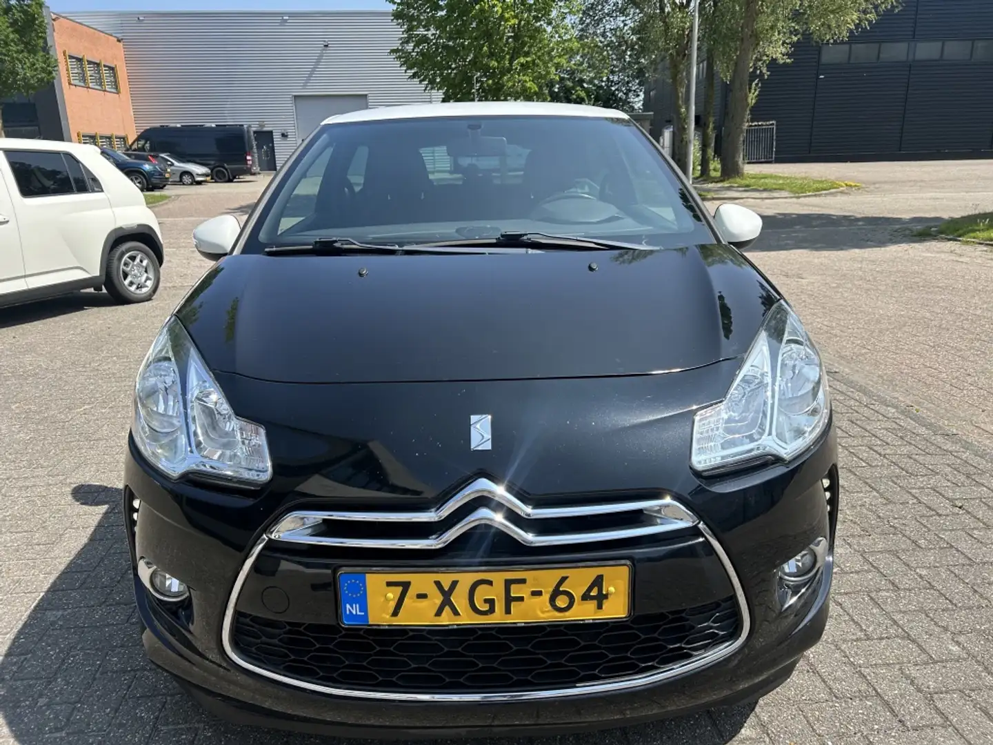 Citroen DS3 1.2 VTi So Chic 82PK AIRCO CRUISE NAP! Nero - 2