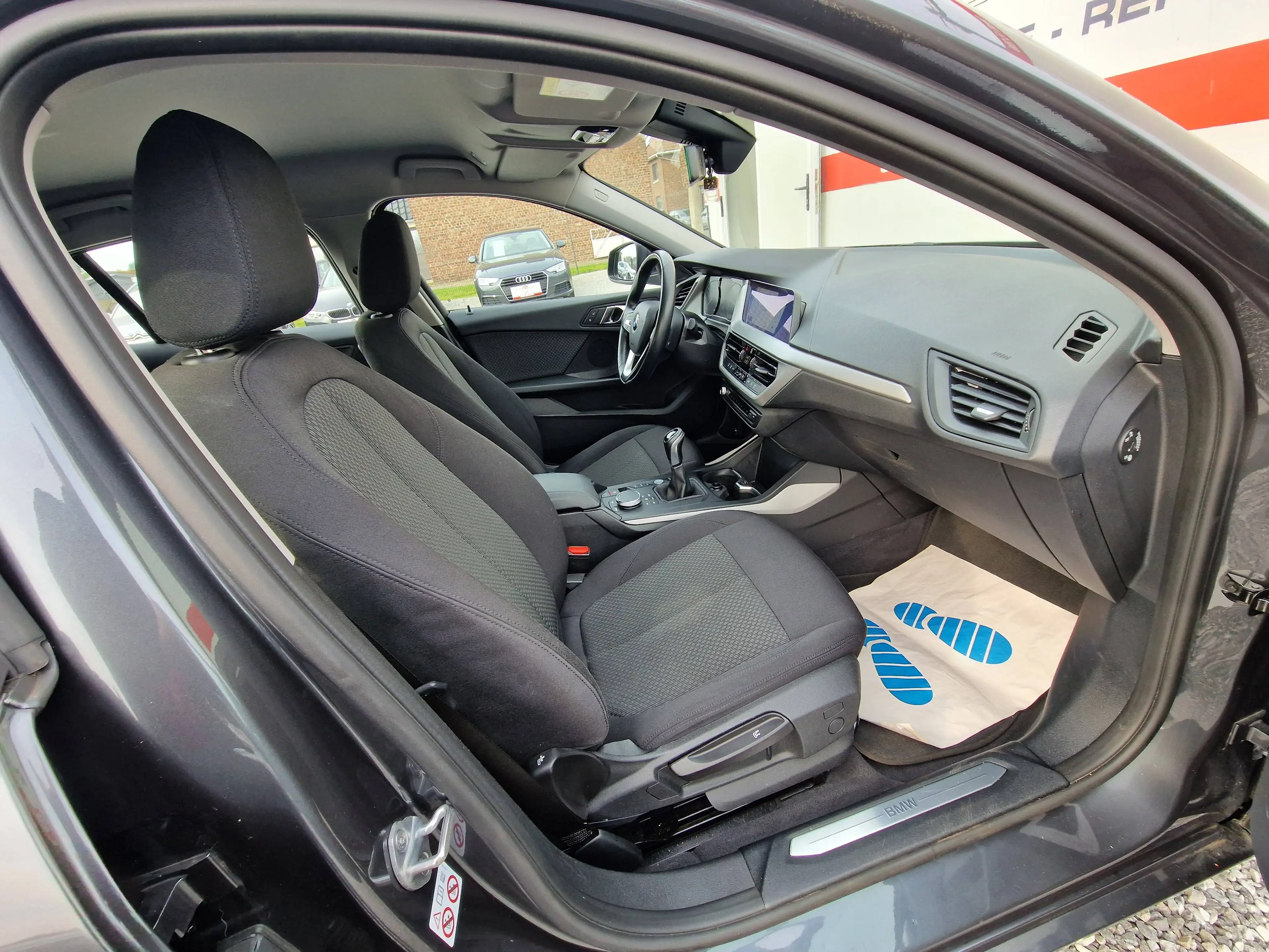 BMW 116 d 116CH*CARNET*GPS*LED*PDC*CARPLAY*CLIM — photo 11