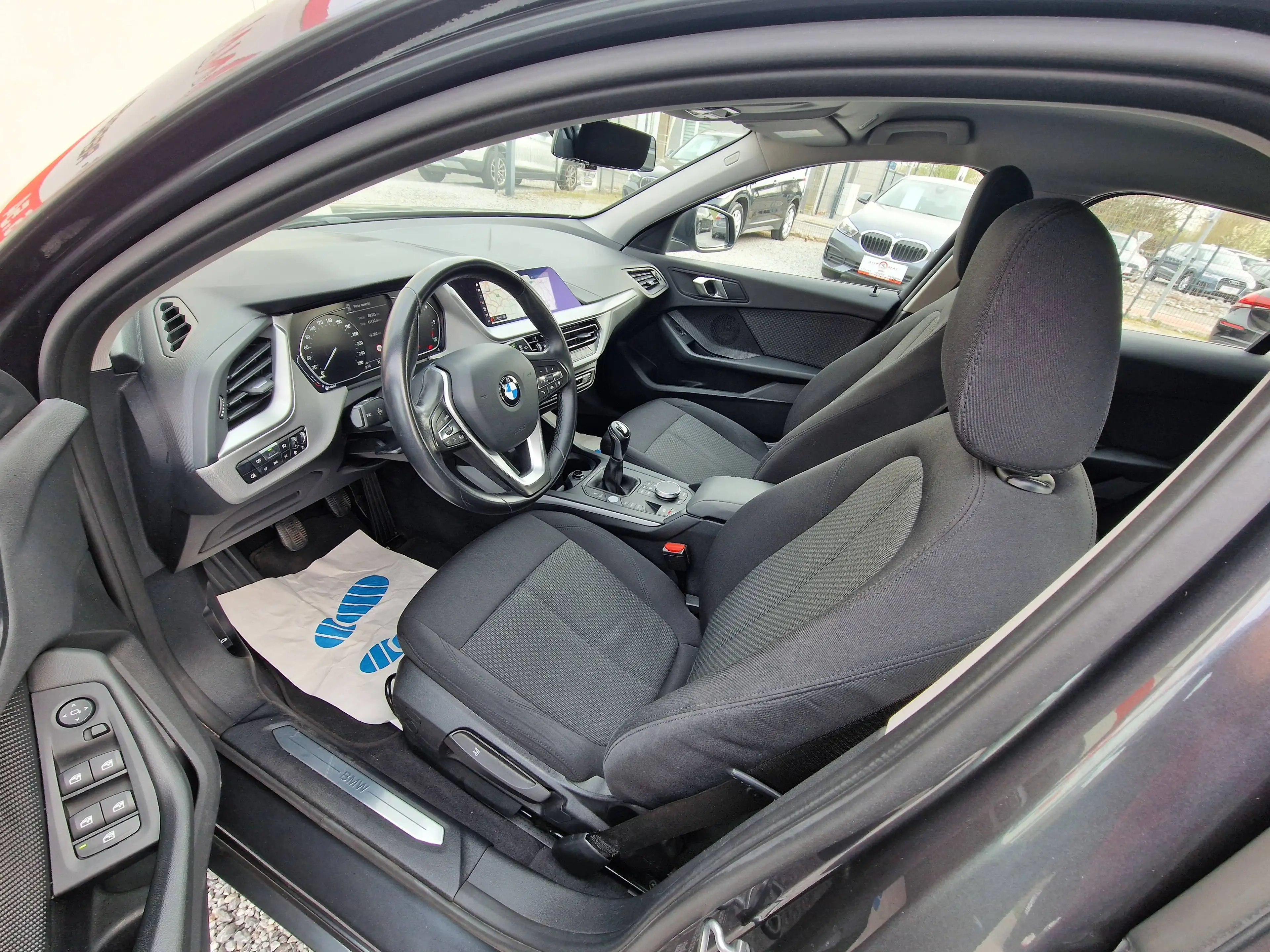 BMW 116 d 116CH*CARNET*GPS*LED*PDC*CARPLAY*CLIM — photo 5