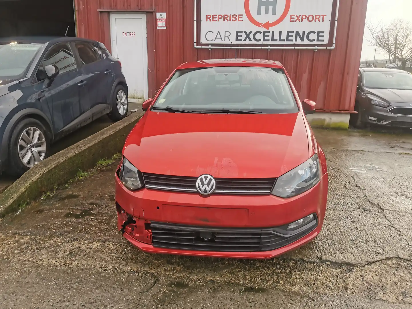 Volkswagen Polo 1.4 CR TDi Trendline BMT Rojo - 2