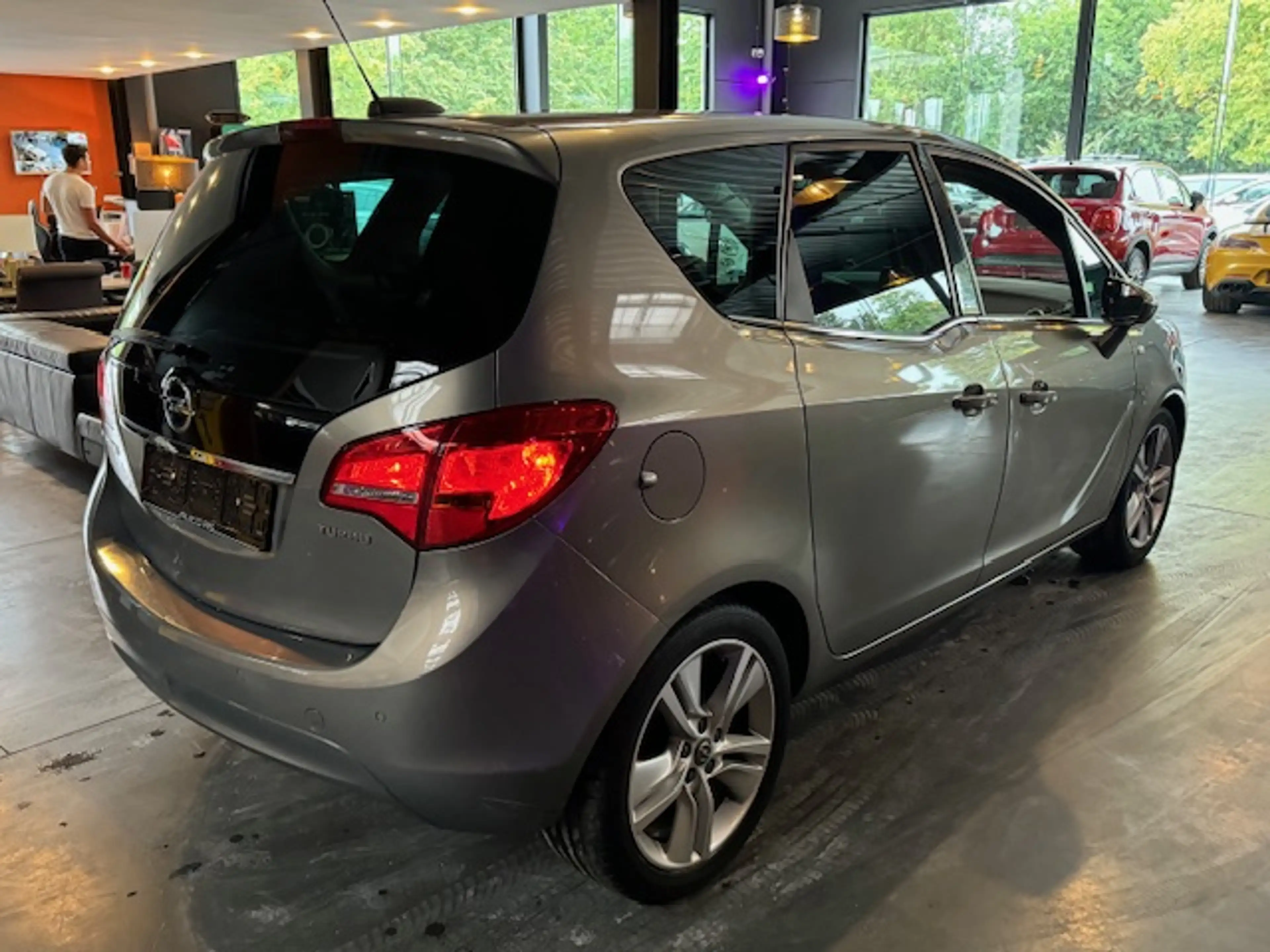 Opel Meriva AUTOMATIQUE - 1.4 Turbo - A/C - MEDIA/TEL - REG VIT - GPS — photo 9