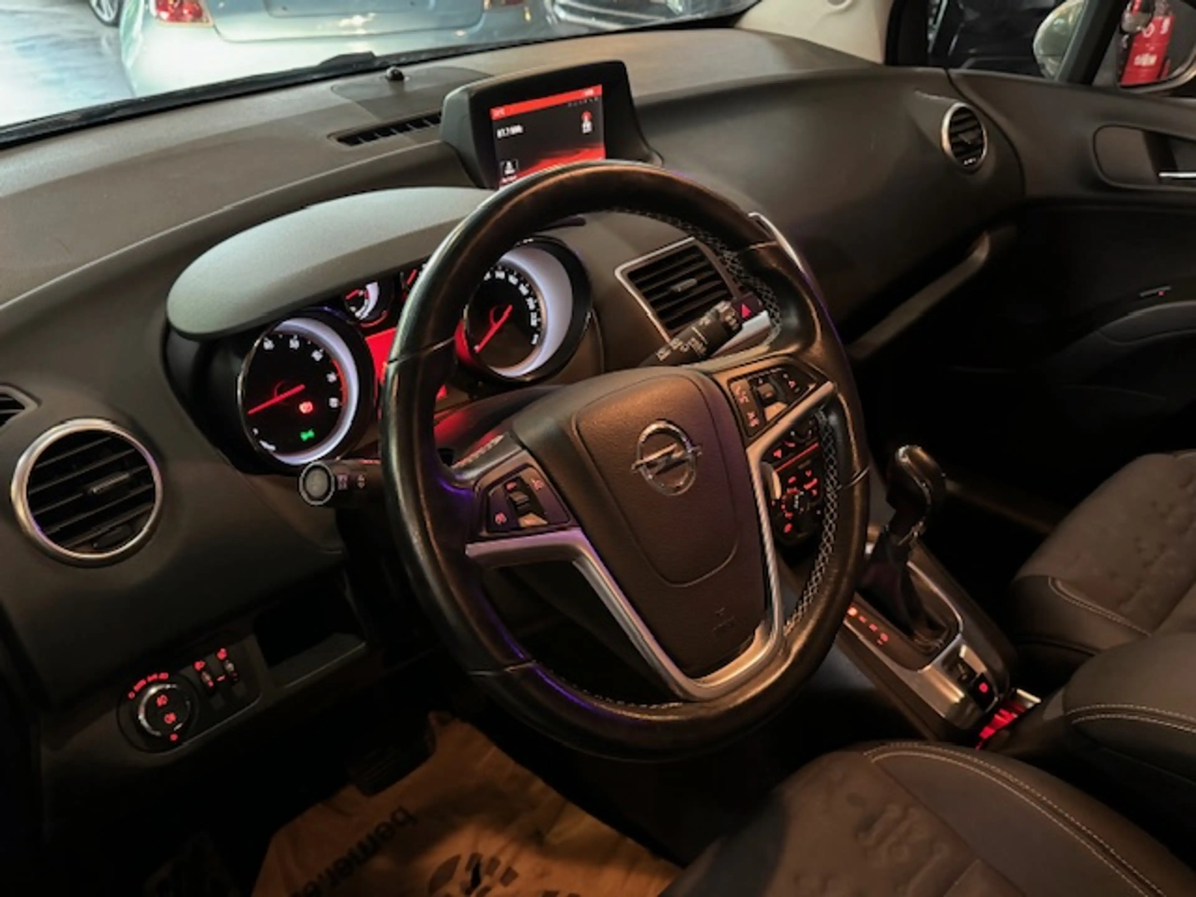 Opel Meriva AUTOMATIQUE - 1.4 Turbo - A/C - MEDIA/TEL - REG VIT - GPS — photo 15