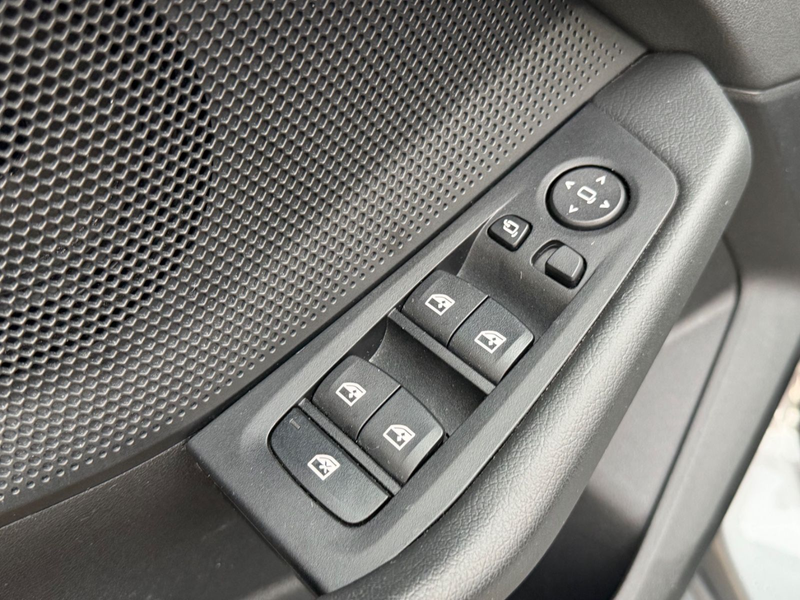 BMW 118 1 Limousine 118 i Advantage — photo 13