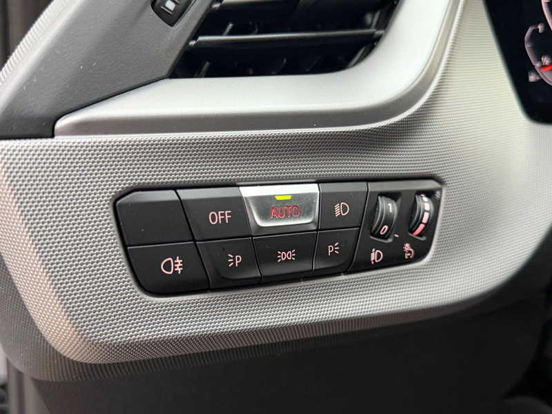 BMW 118 1 Limousine 118 i Advantage — photo 12