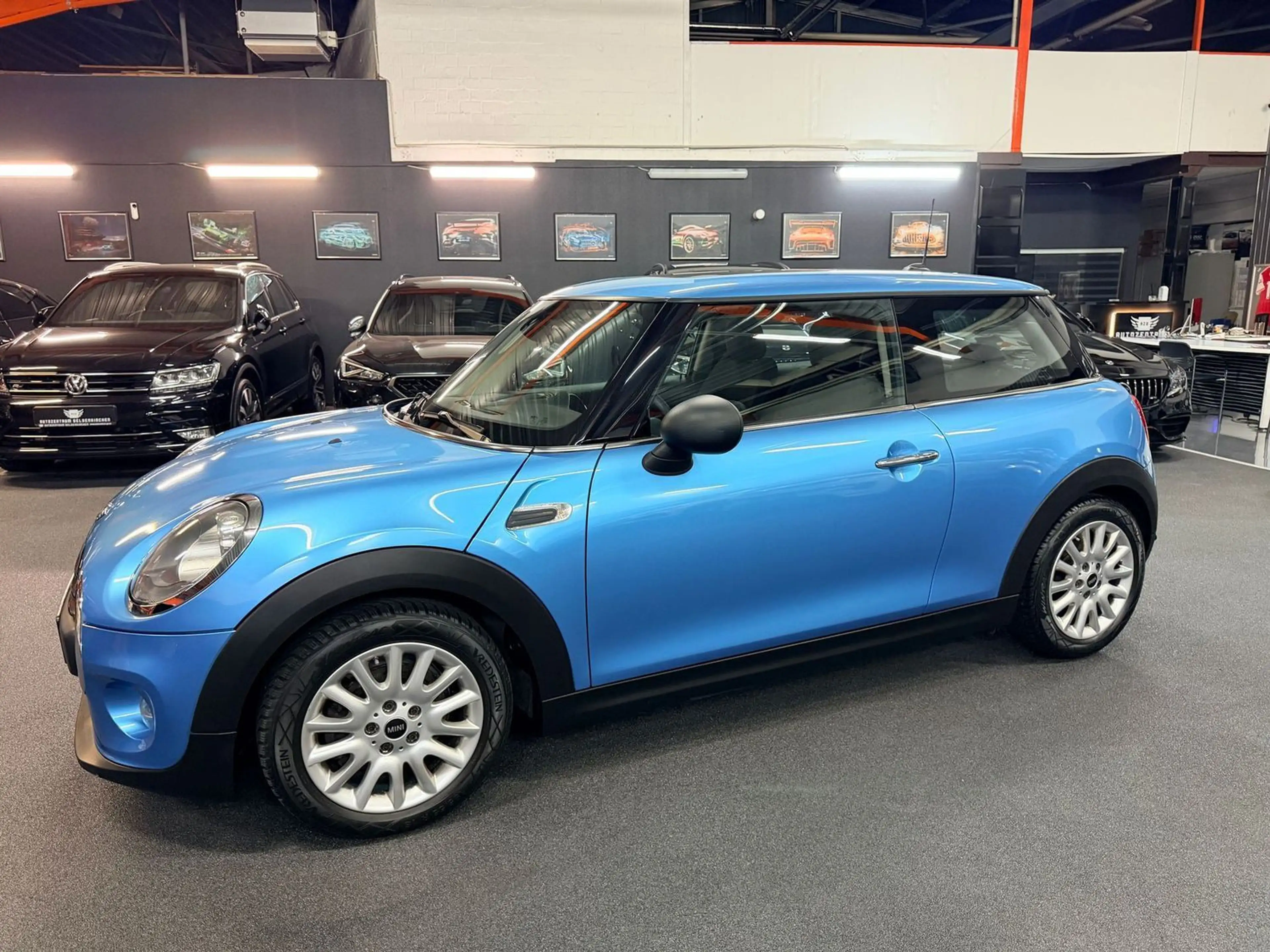 MINI One One 1.2 PEPPER/NAVI/PANO/PDC/KLIMA/SHZ — photo 3
