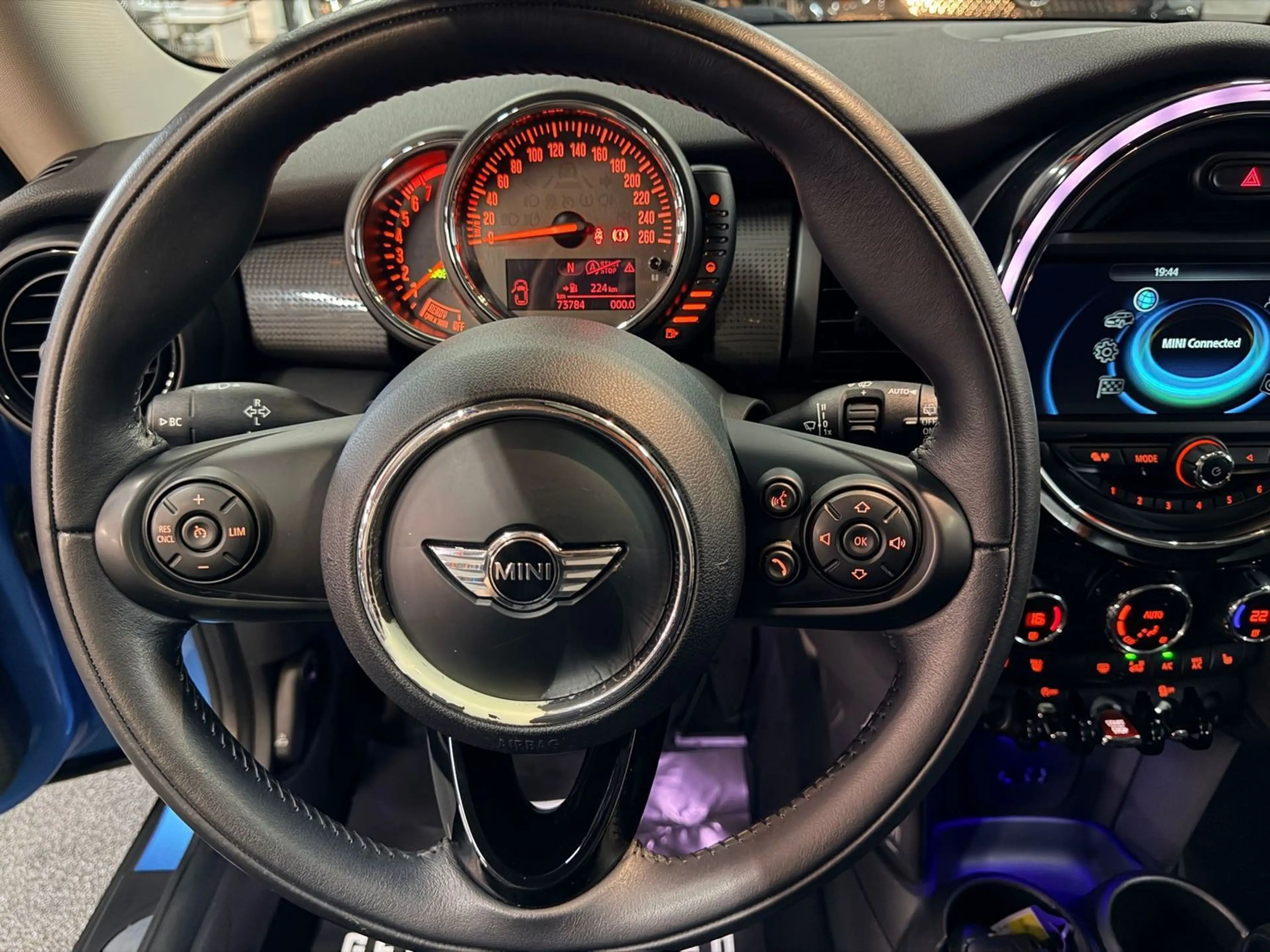 MINI One One 1.2 PEPPER/NAVI/PANO/PDC/KLIMA/SHZ — photo 15