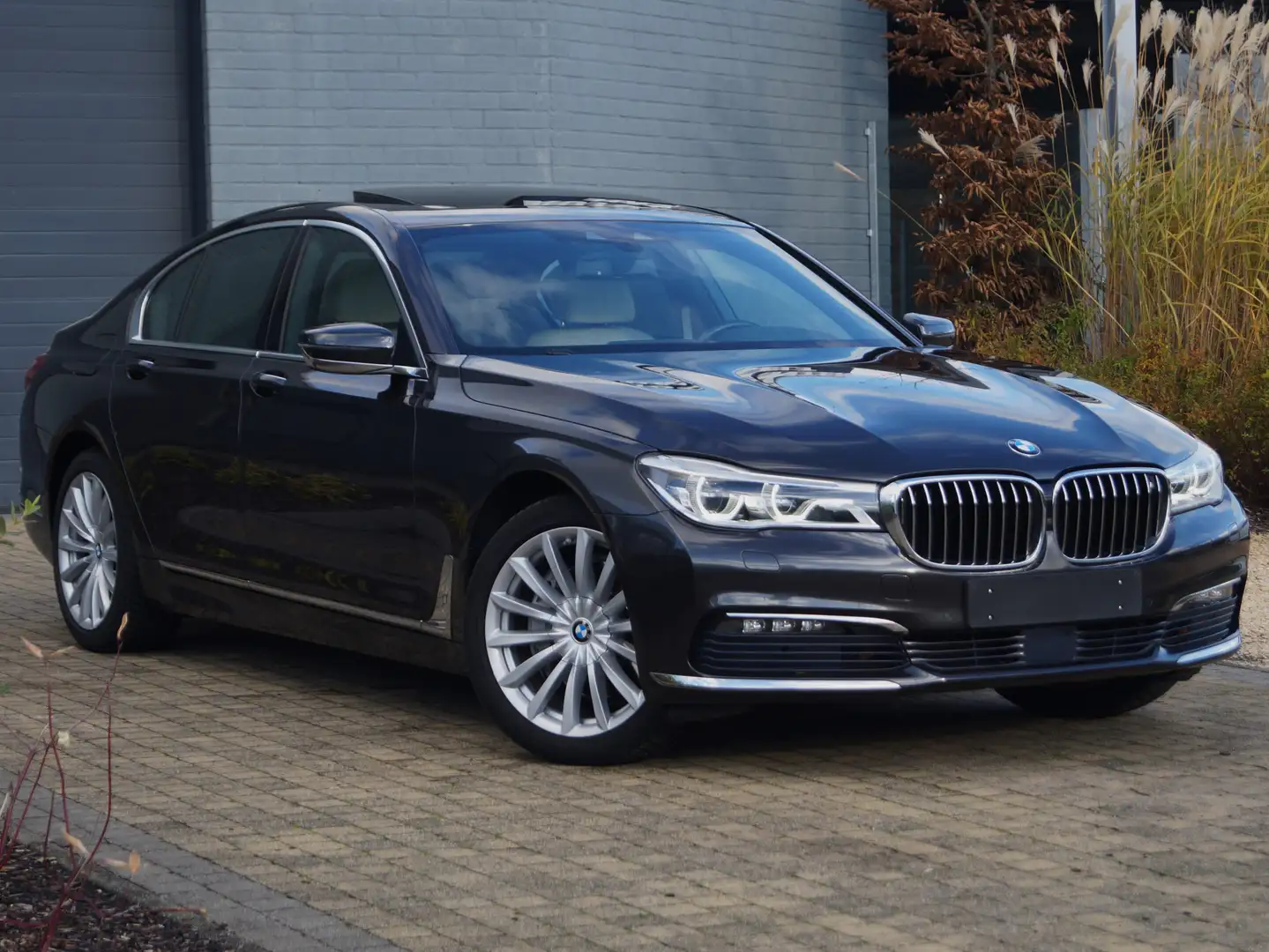 BMW 740 d X-Drive/HUD/Led/night vision/360cam/Softclose... Grey - 2