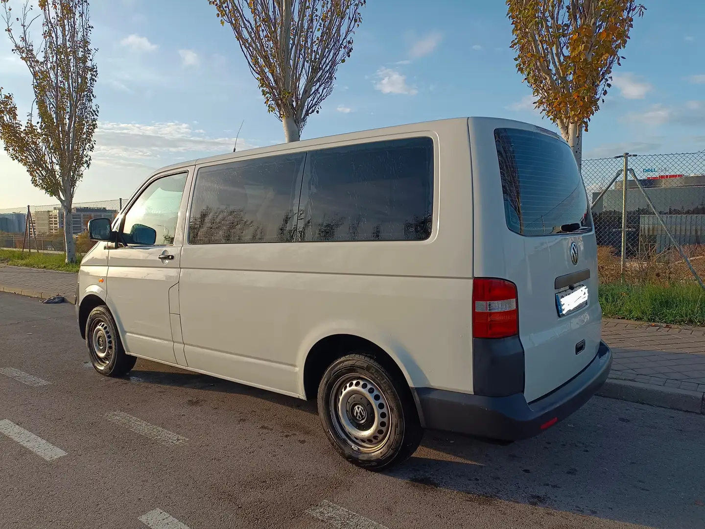 Volkswagen Transporter Transporter+Furgón+1.9TDI+104 Biały - 2