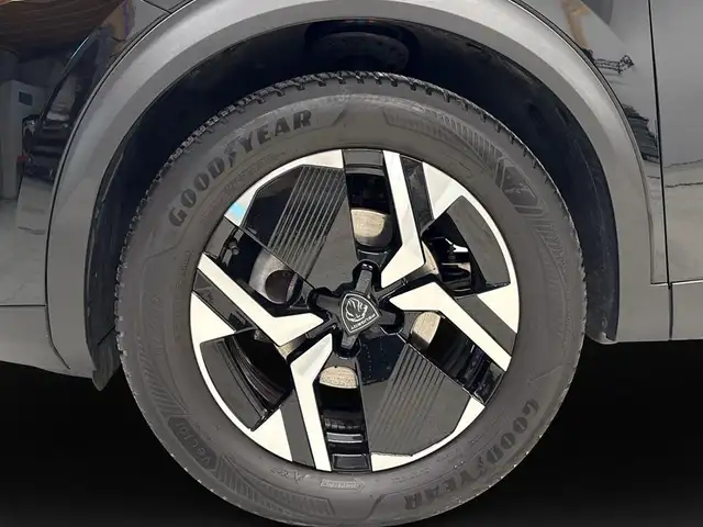 Peugeot 2008 view 8