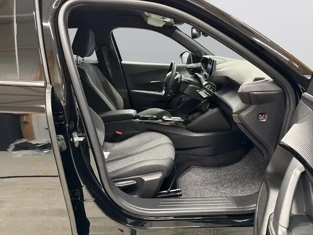 Peugeot 2008 view 11