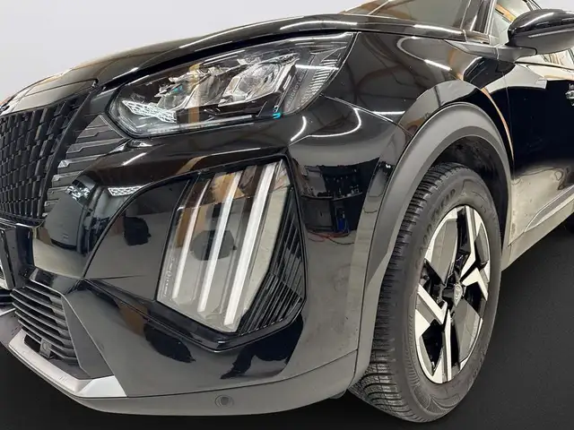 Peugeot 2008 view 9