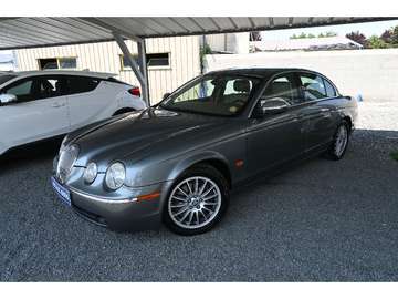 2.7 V6 D - 208 Bi-Turbo Executive A