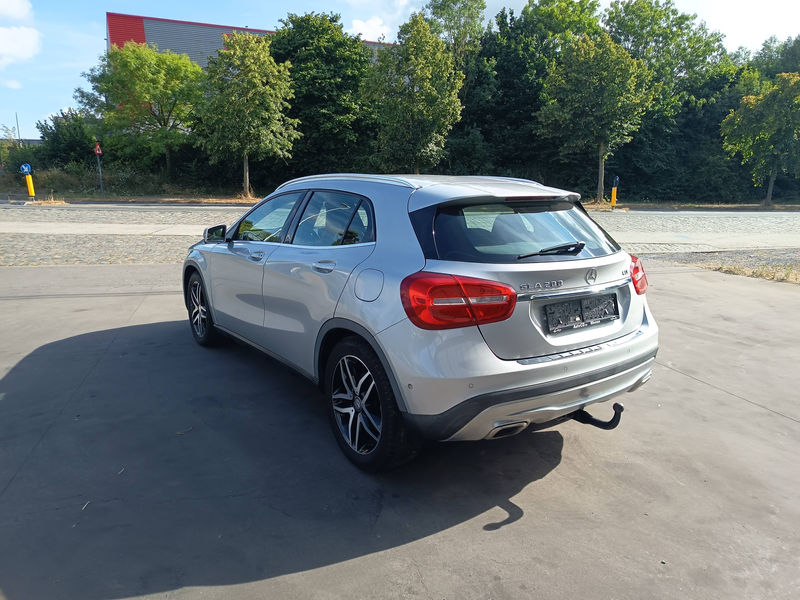 Mercedes-Benz GLA 200 d Leder Automaat Climatronic Trekhaak — photo 9