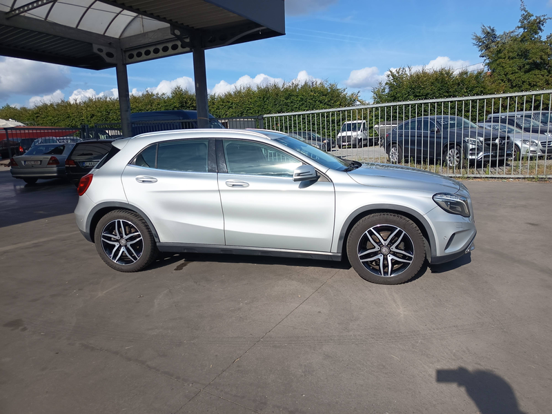 Mercedes-Benz GLA 200 d Leder Automaat Climatronic Trekhaak — photo 5