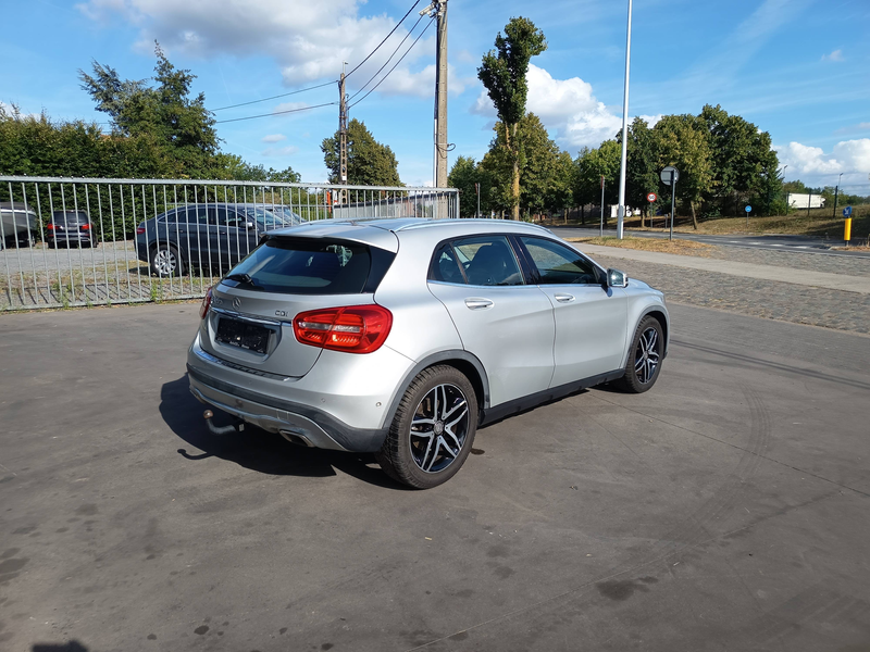 Mercedes-Benz GLA 200 d Leder Automaat Climatronic Trekhaak — photo 7