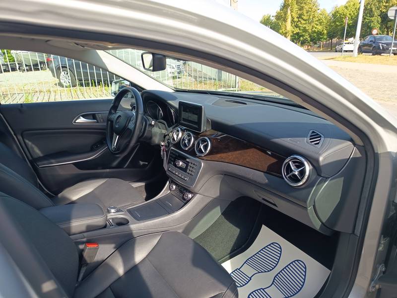 Mercedes-Benz GLA 200 d Leder Automaat Climatronic Trekhaak — photo 15