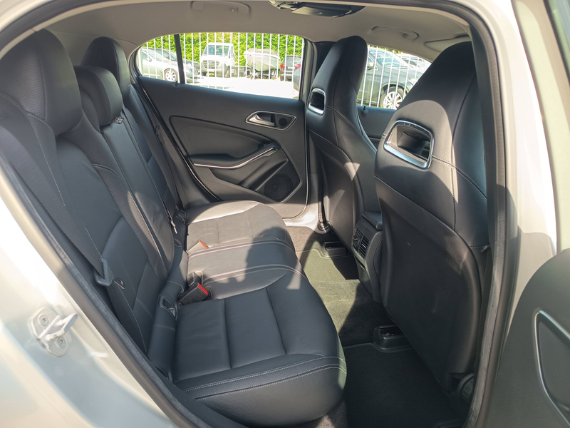 Mercedes-Benz GLA 200 d Leder Automaat Climatronic Trekhaak — photo 14