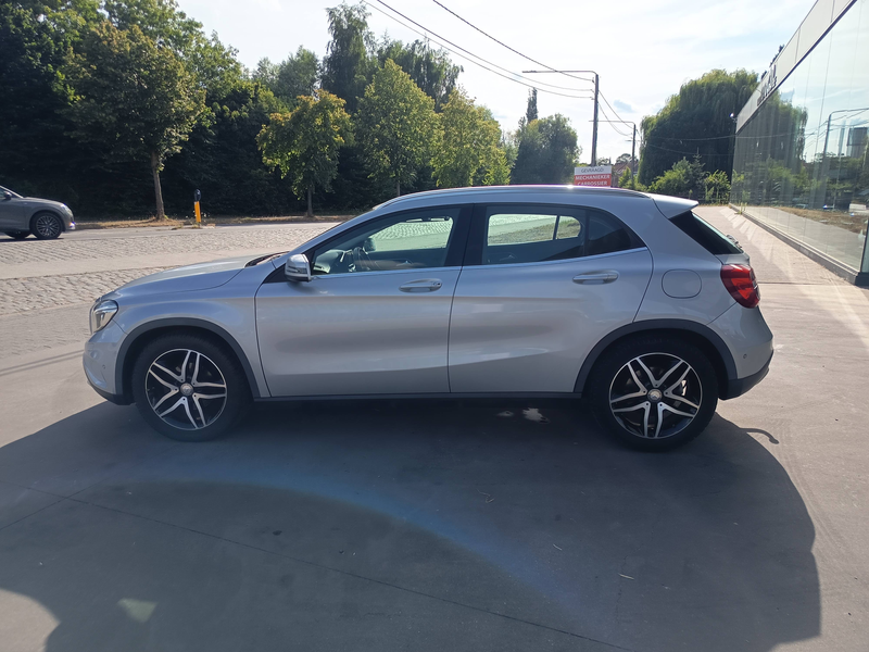 Mercedes-Benz GLA 200 d Leder Automaat Climatronic Trekhaak — photo 11