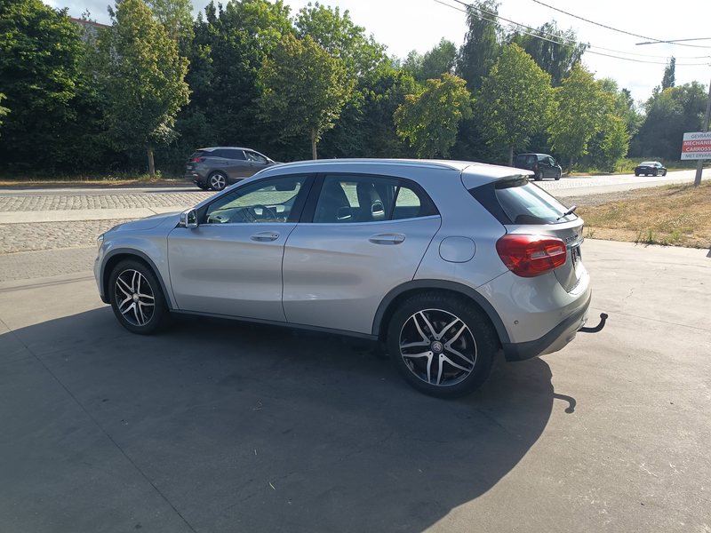 Mercedes-Benz GLA 200 d Leder Automaat Climatronic Trekhaak — photo 10