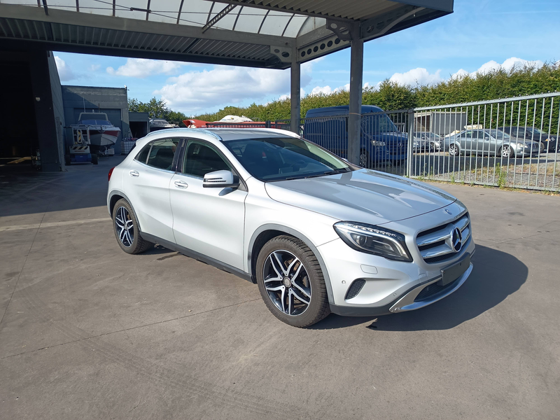 Mercedes-Benz GLA 200 d Leder Automaat Climatronic Trekhaak — photo 4