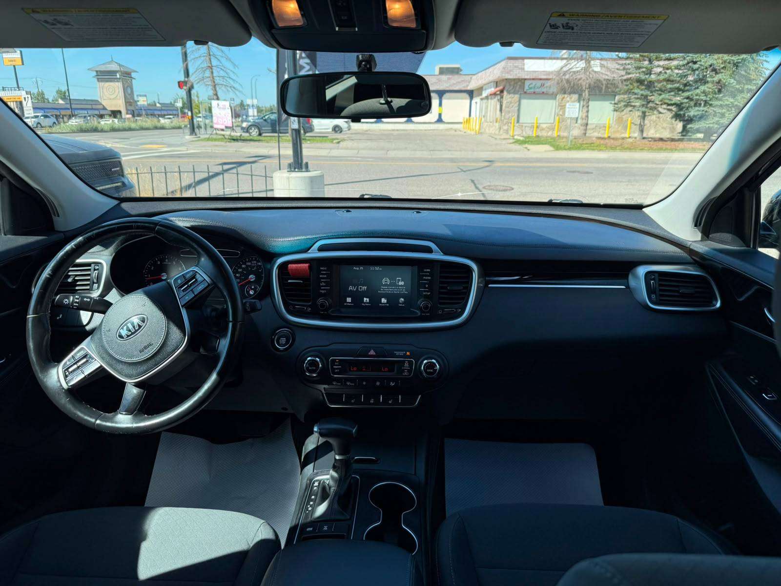 2020 Kia Sorento — view 12