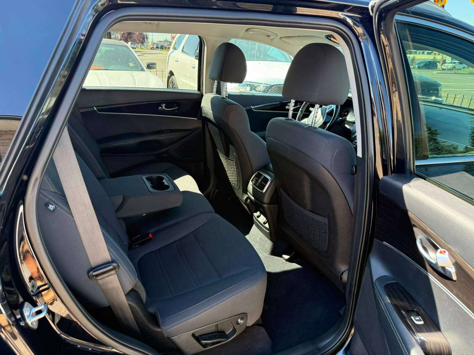 2020 Kia Sorento — view 10