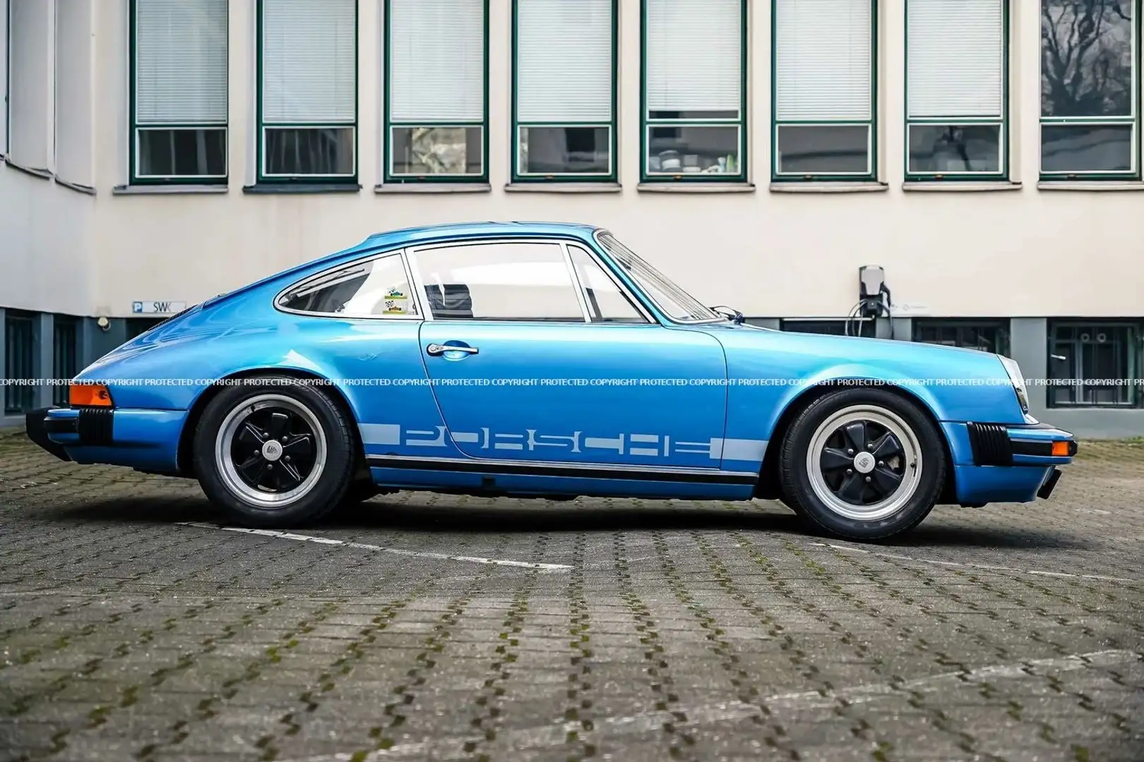 Porsche 911 911S - 2