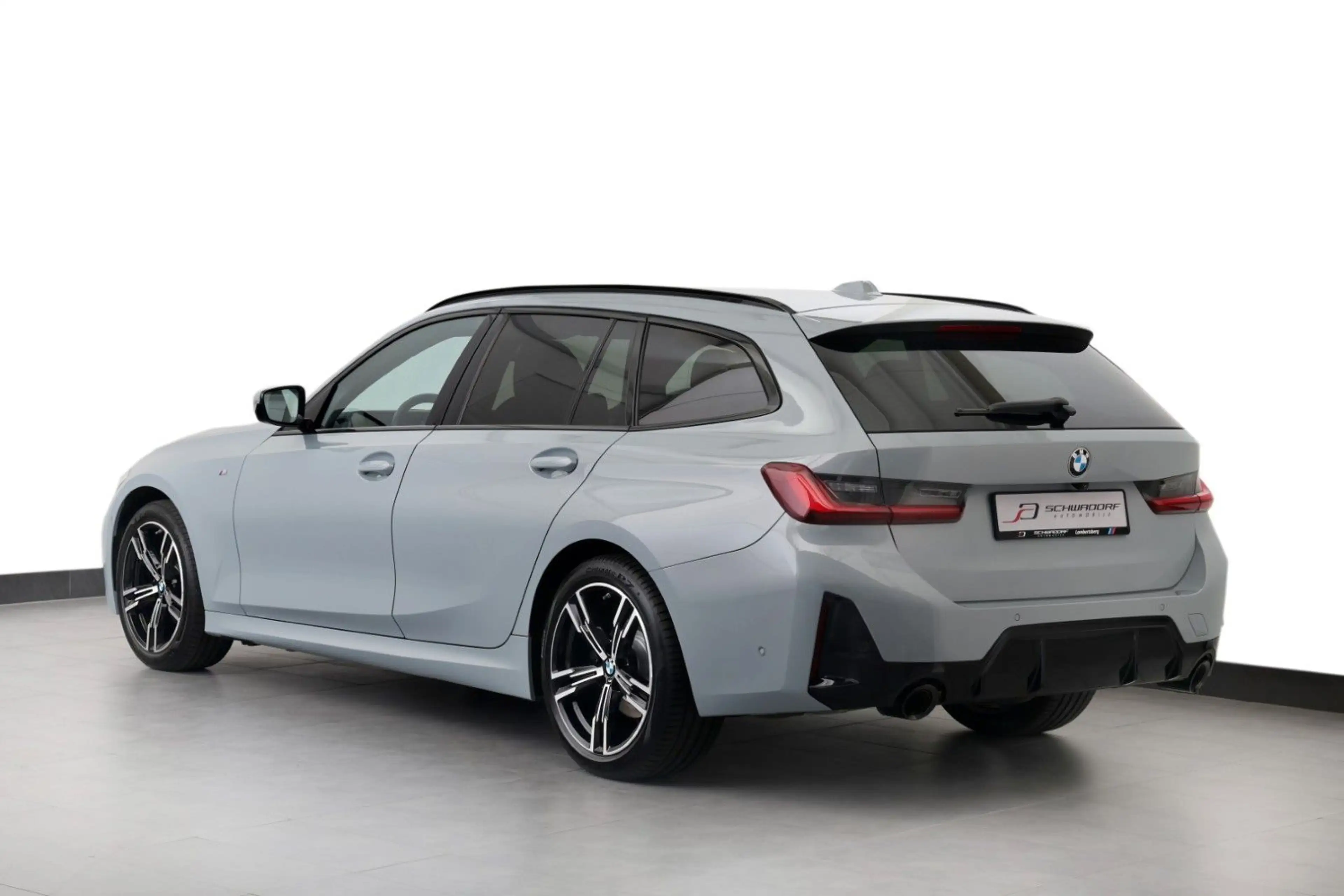 BMW 320 d Touring M Sport Shadow ACC RFK 18" — photo 3
