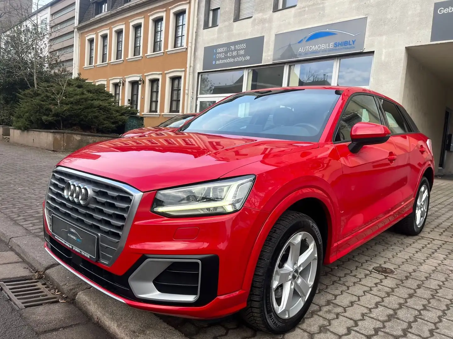 Audi Q2 Sport 150P.S Automatik, LED, Navi Rouge - 1