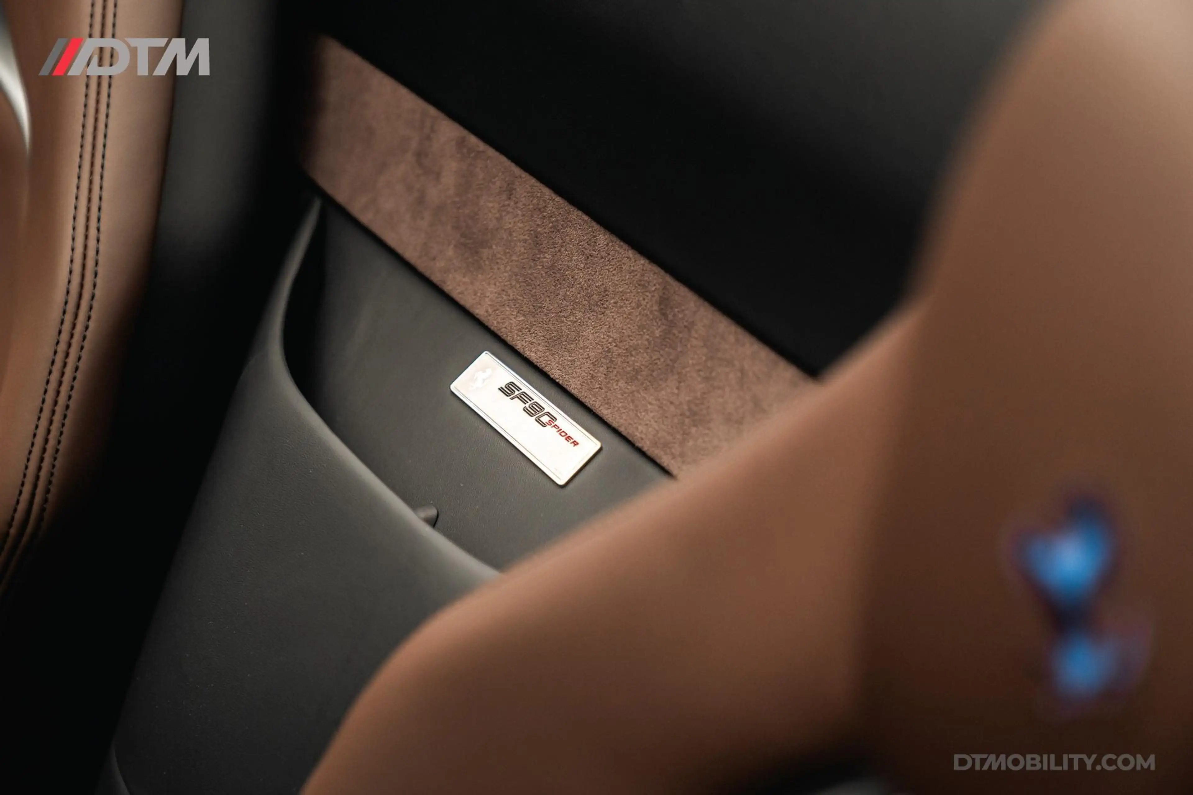 Ferrari SF90 Spider 4.0 V8 | Blu Pozzi | Daytona Seats Cioccolato | — photo 37