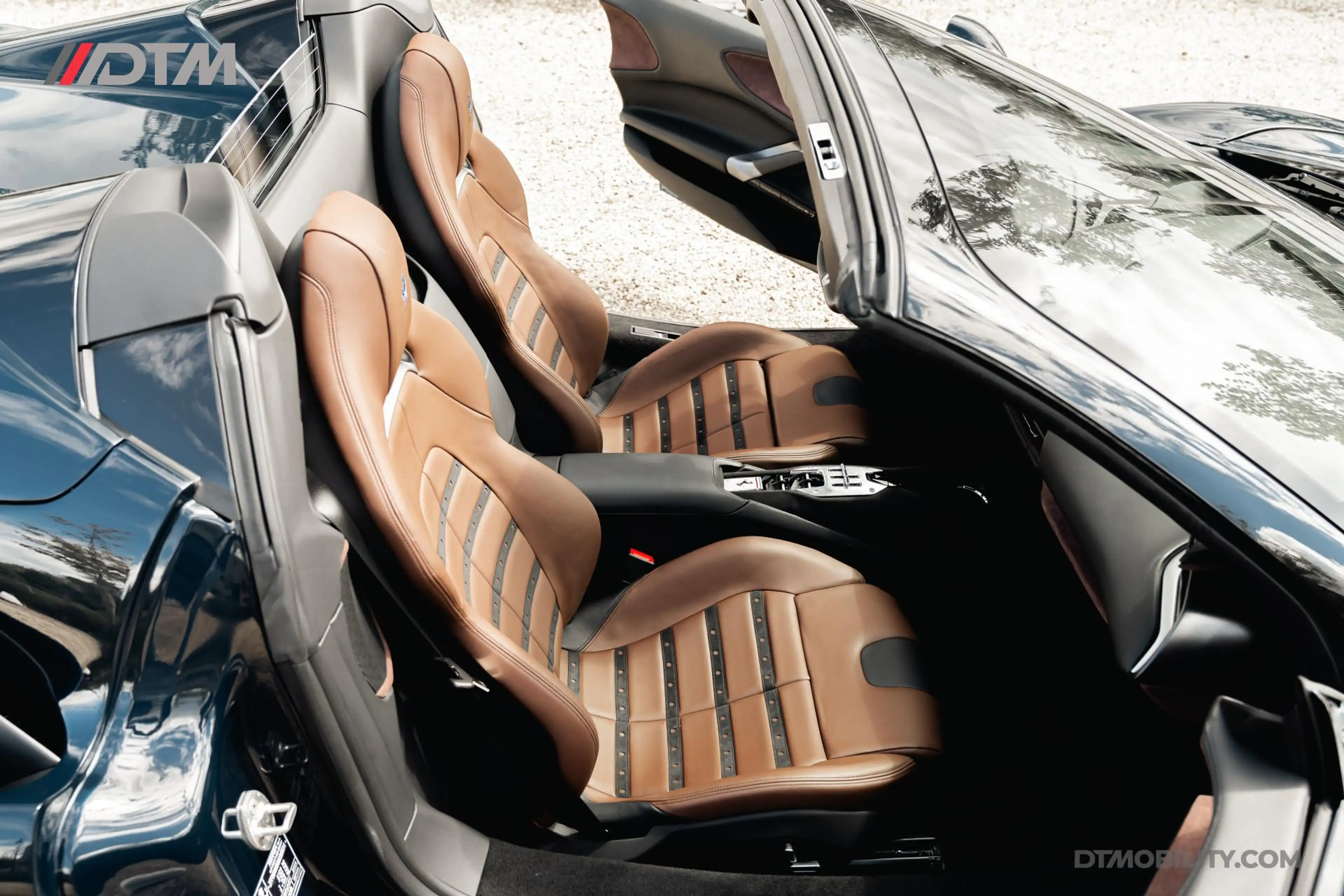 Ferrari SF90 Spider 4.0 V8 | Blu Pozzi | Daytona Seats Cioccolato | — photo 39