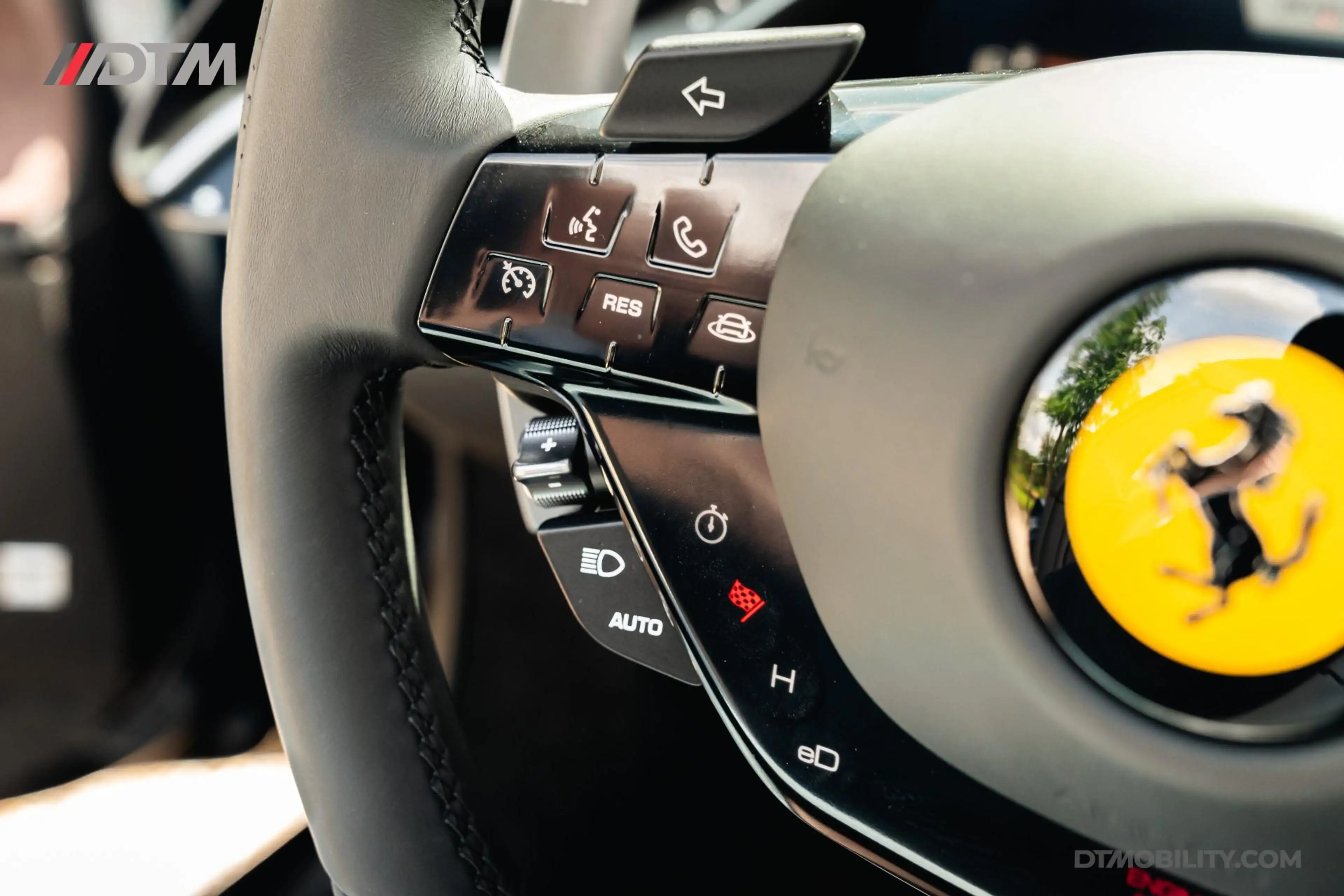 Ferrari SF90 Spider 4.0 V8 | Blu Pozzi | Daytona Seats Cioccolato | — photo 15