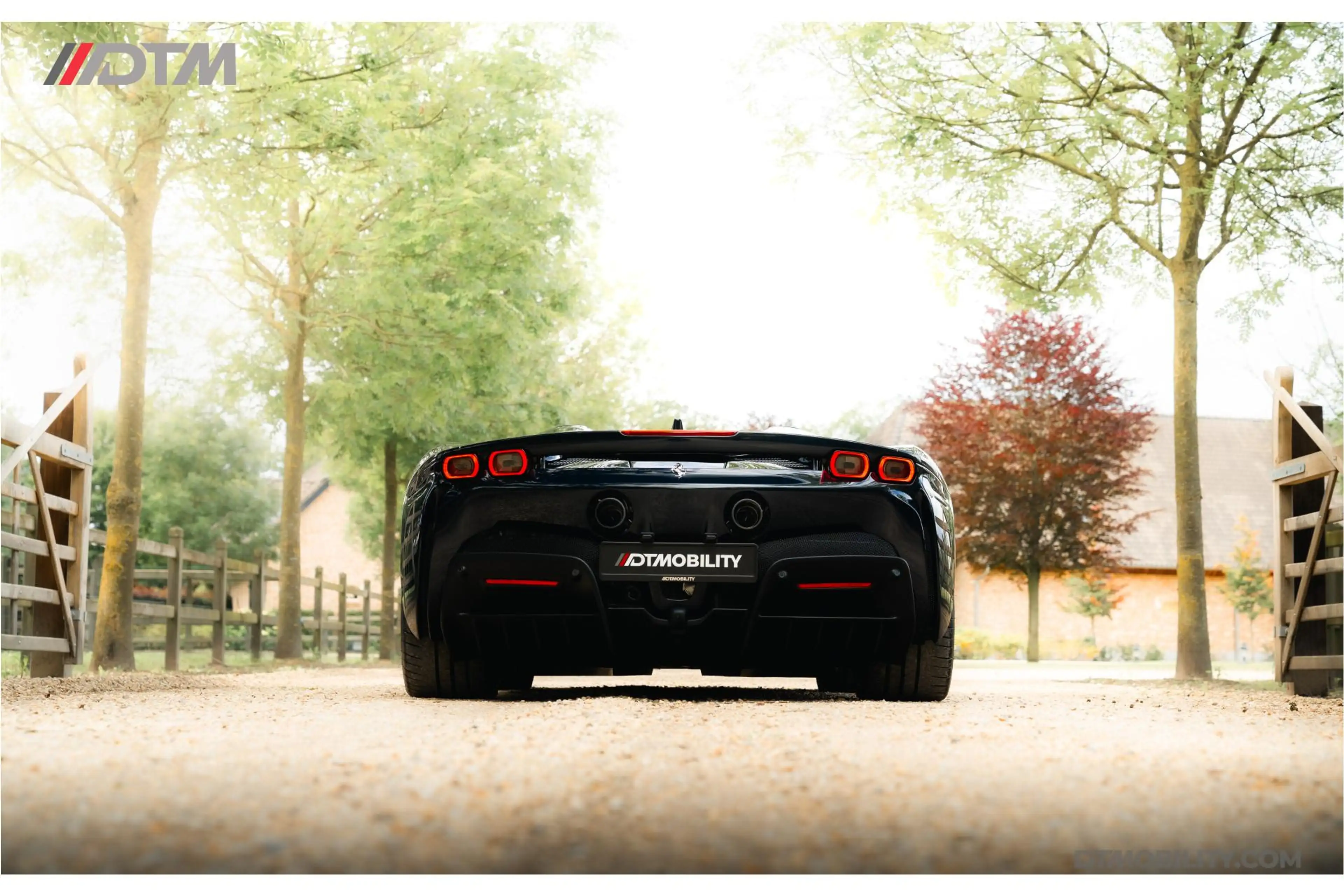 Ferrari SF90 Spider 4.0 V8 | Blu Pozzi | Daytona Seats Cioccolato | — photo 3