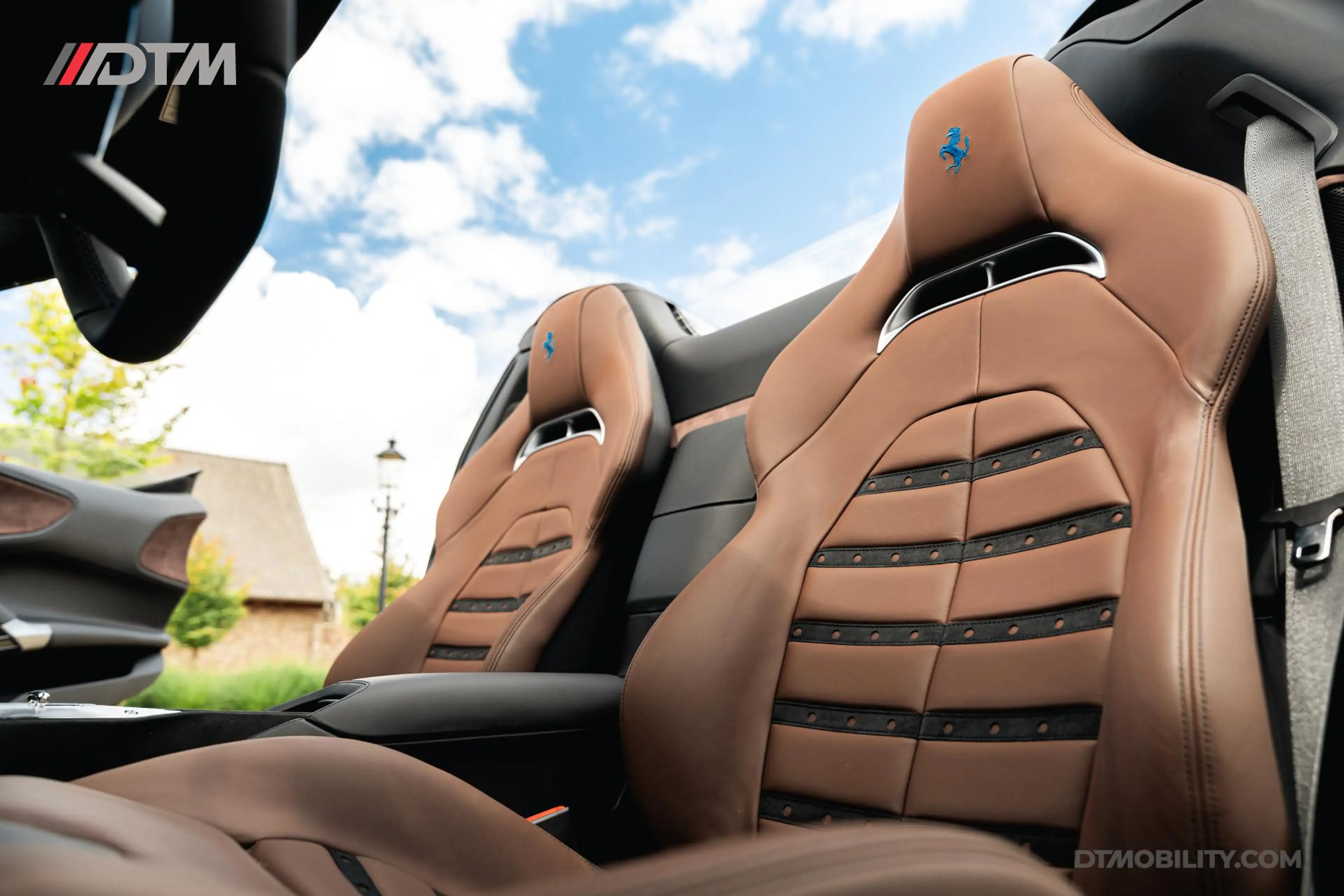 Ferrari SF90 Spider 4.0 V8 | Blu Pozzi | Daytona Seats Cioccolato | — photo 9