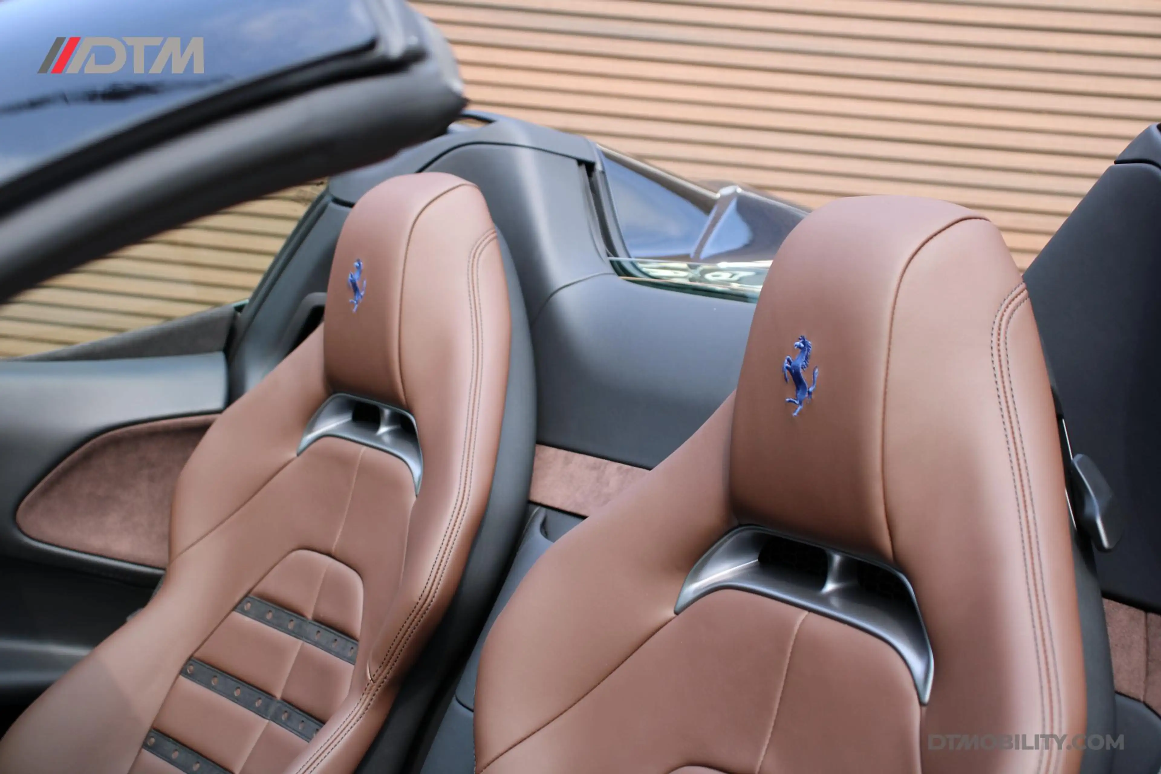 Ferrari SF90 Spider 4.0 V8 | Blu Pozzi | Daytona Seats Cioccolato | — photo 10