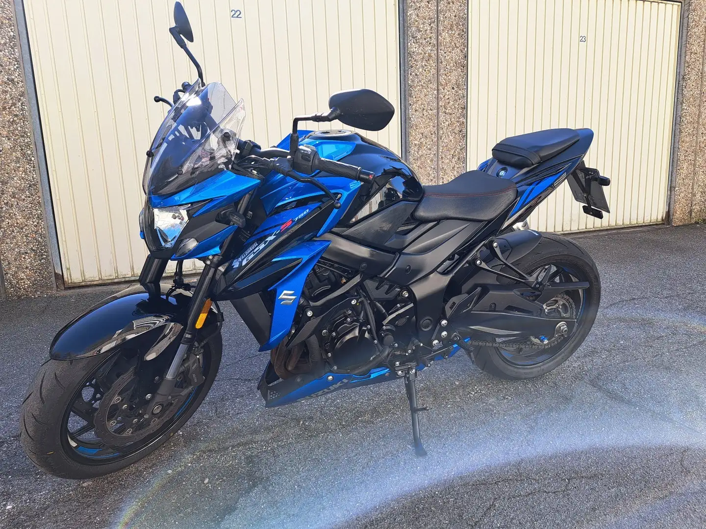 Suzuki GSX 750 Albastru - 2
