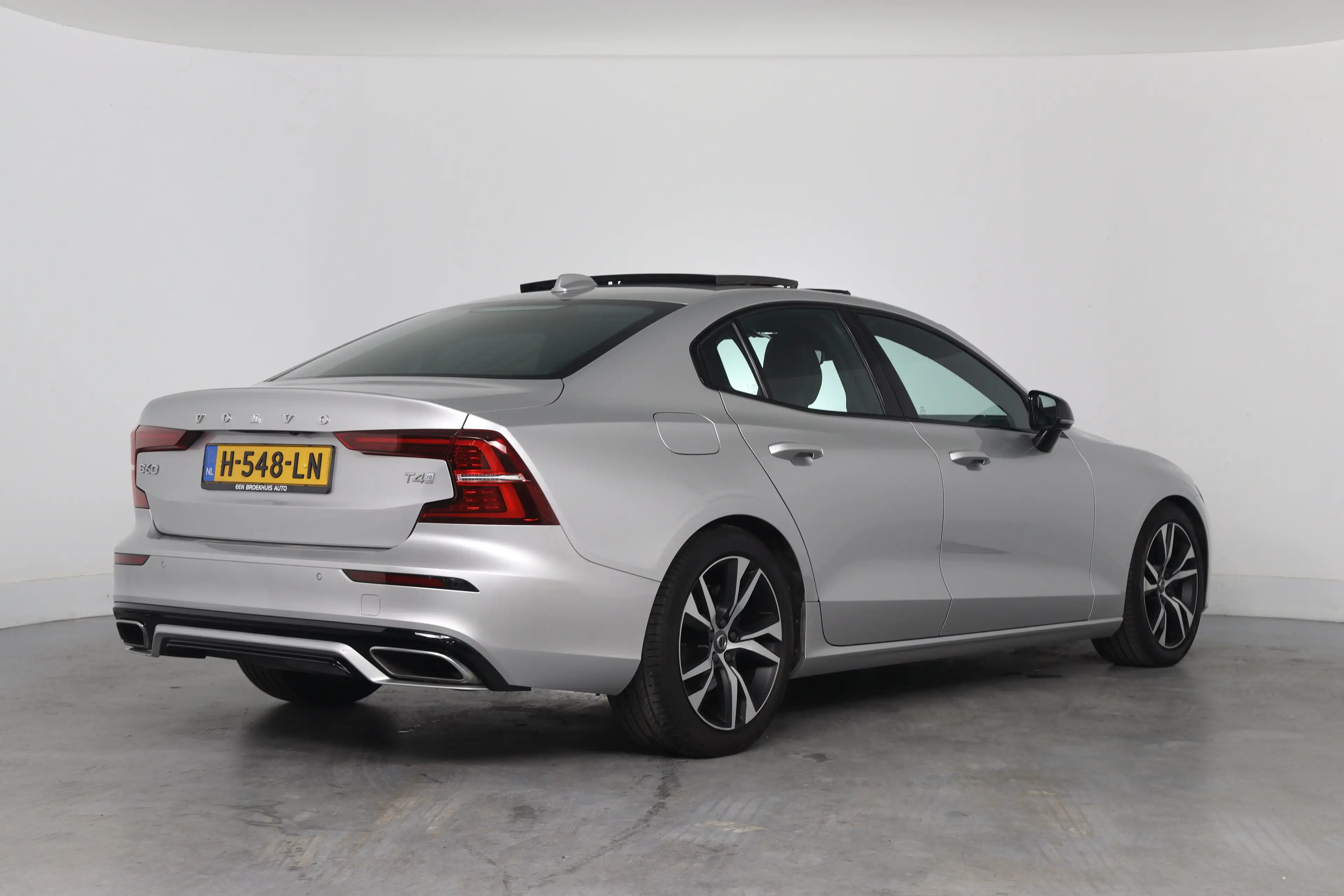 Volvo S60 2.0 T4 R-Design | Achteruitrijcamera | Elektrisch — photo 15