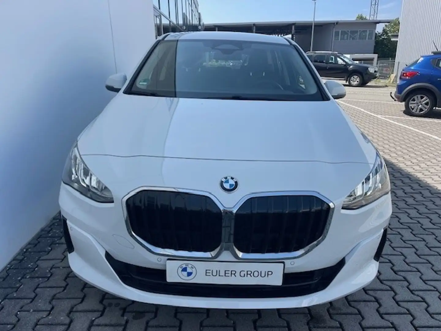 BMW 218 Active Tourer iA AHK SHZ Parkass DrivAss+ Weiß - 2