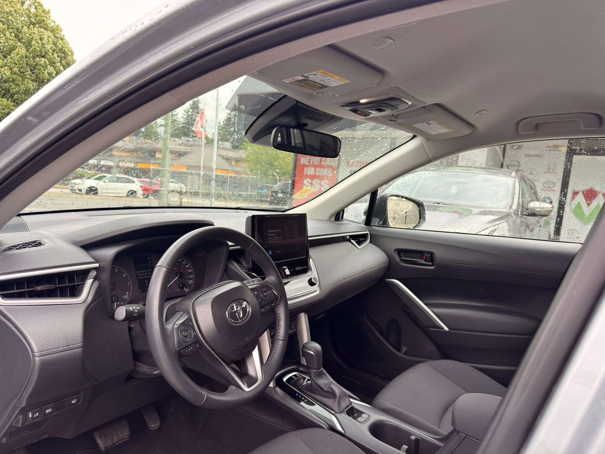 2025 Toyota Corolla Cross — view 9
