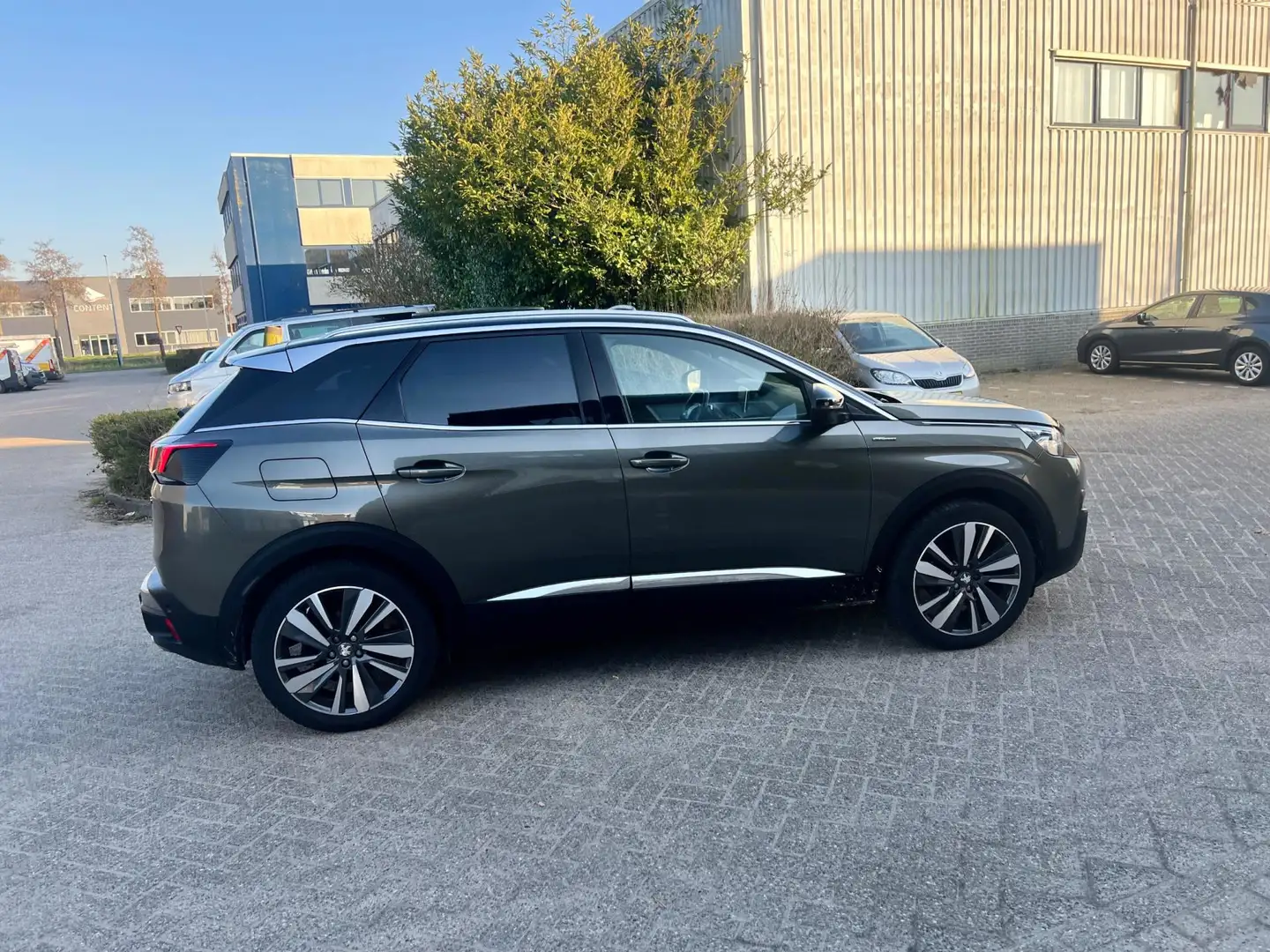 Peugeot 3008 1.2 PureTech GT Line mooi nette auto Grijs - 2