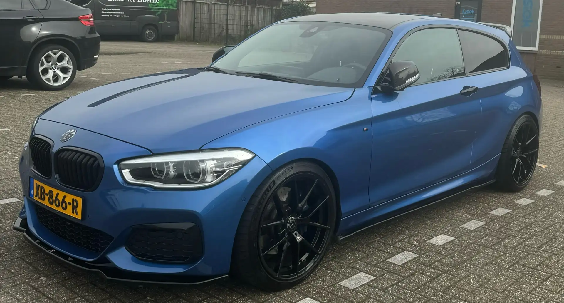 BMW 135 BMW M135i Sport-Aut. Estoril blauw 430PK Kék - 1