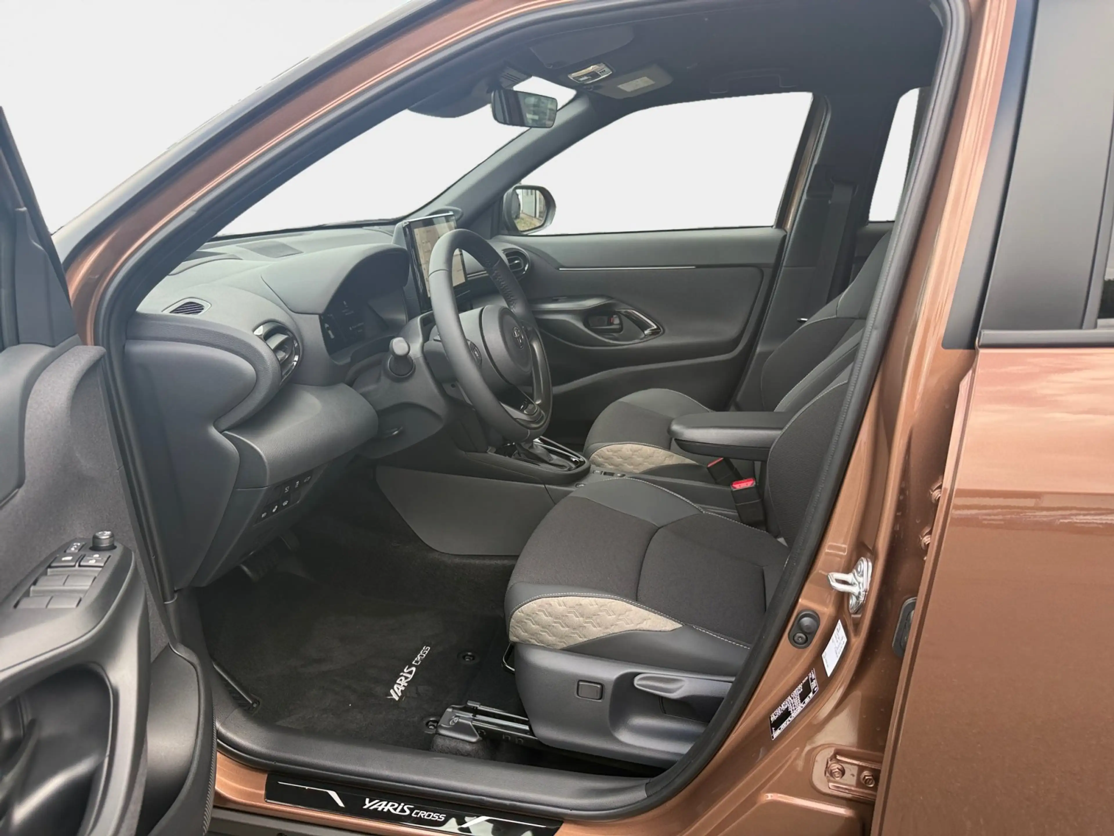 Toyota Yaris Cross 1.5 E FWD Lounge 2xKlima 360 ACC AUT — photo 9