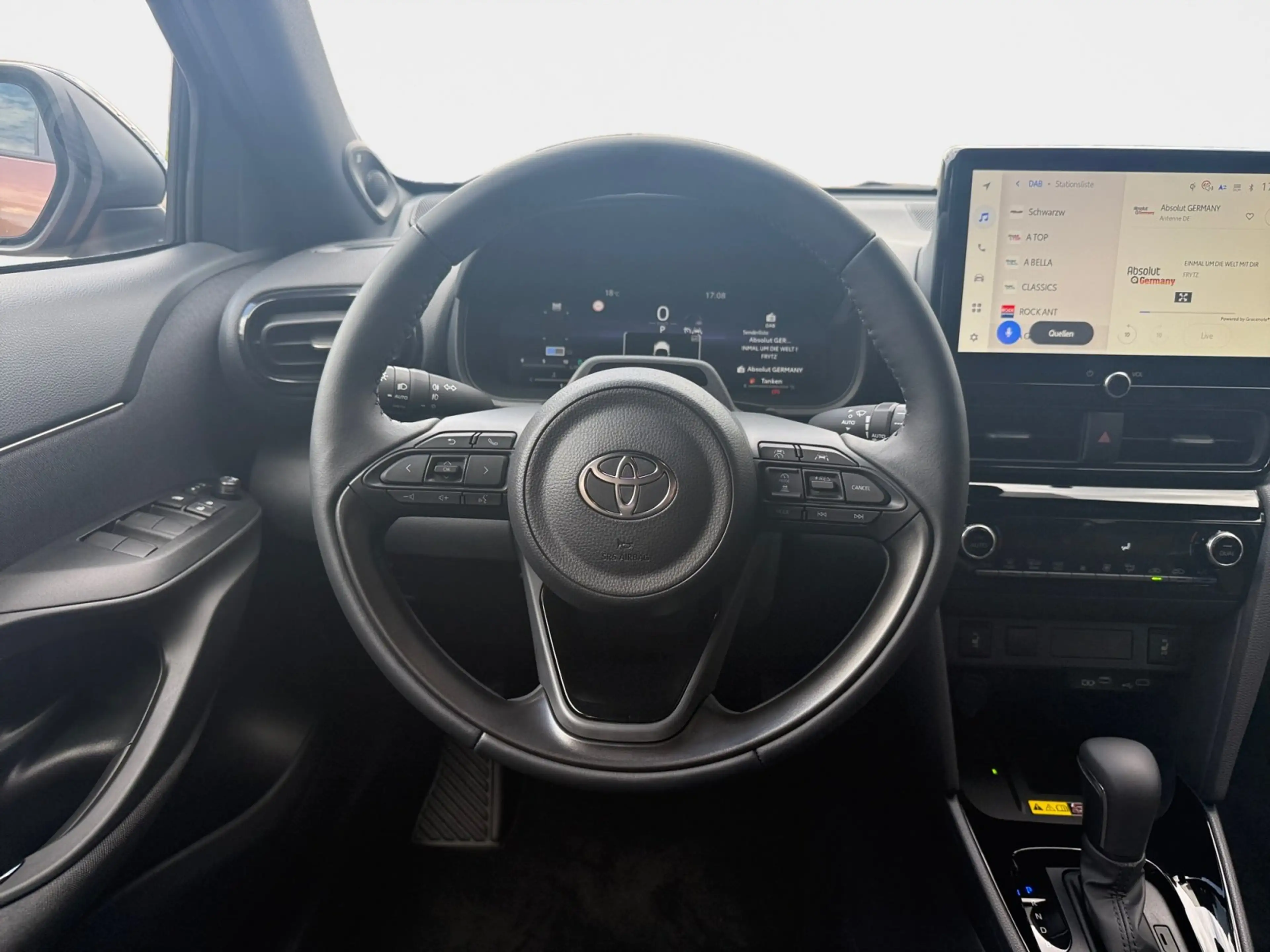 Toyota Yaris Cross 1.5 E FWD Lounge 2xKlima 360 ACC AUT — photo 12