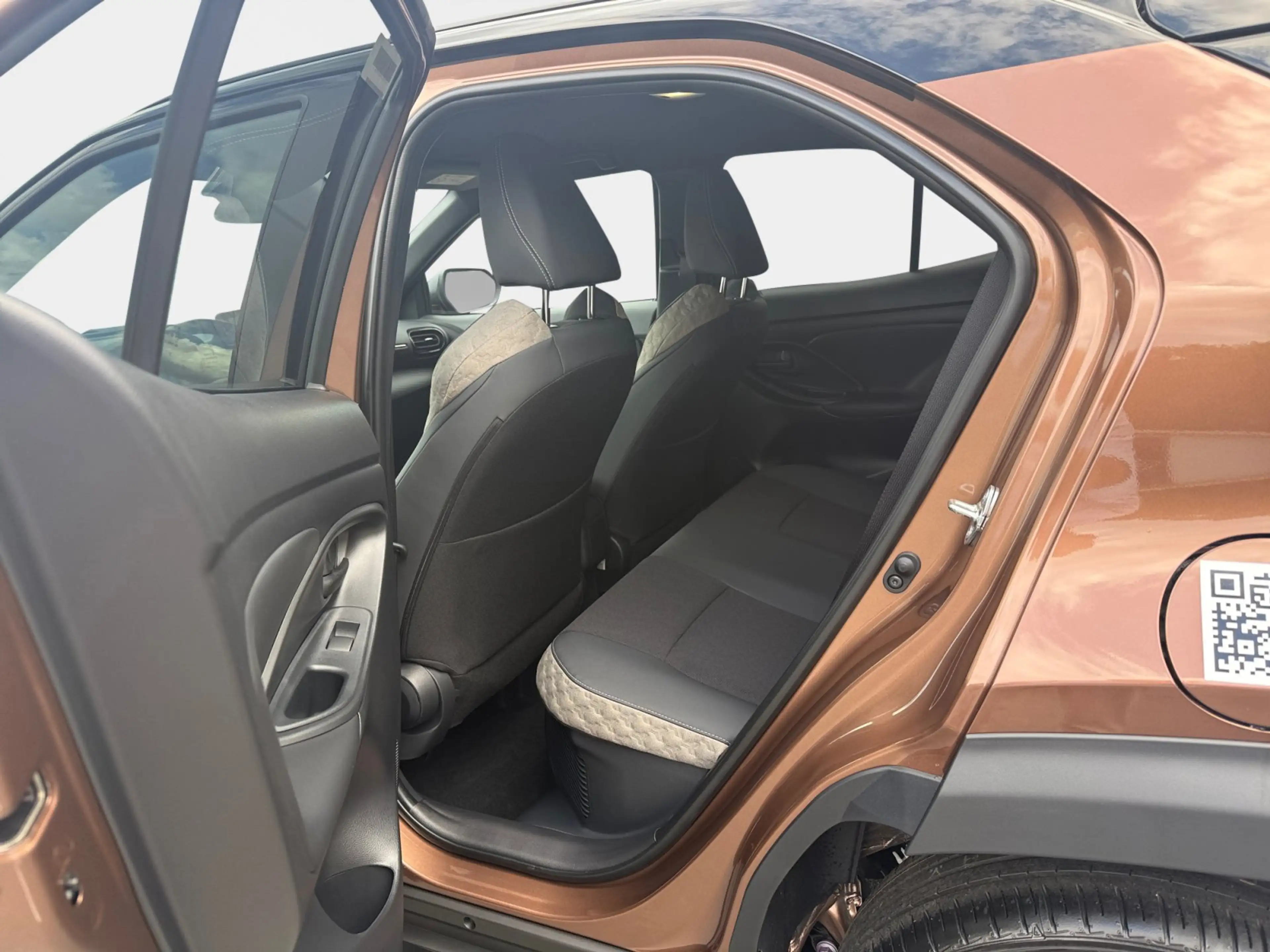 Toyota Yaris Cross 1.5 E FWD Lounge 2xKlima 360 ACC AUT — photo 10