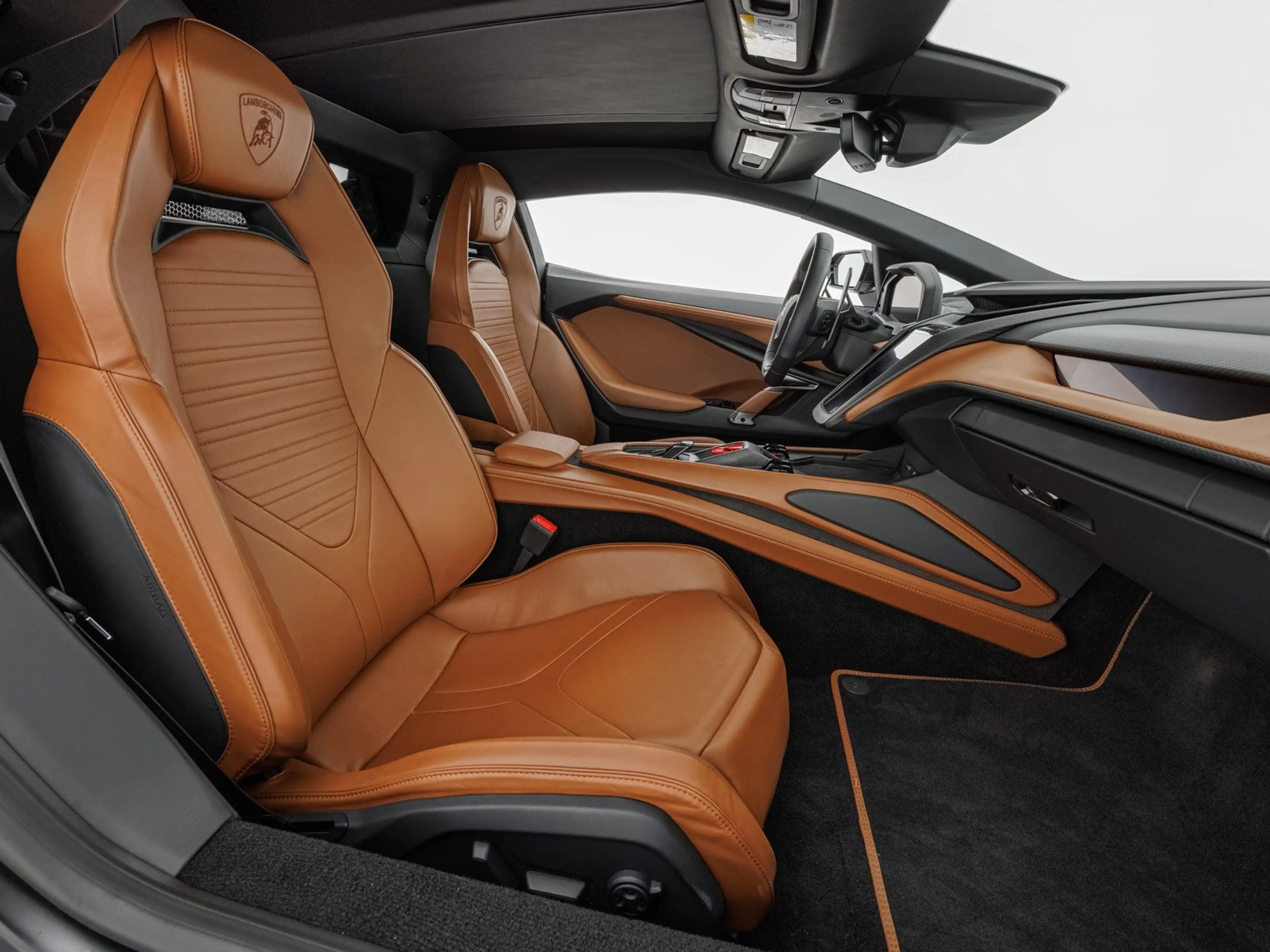 Lamborghini Revuelto — photo 12