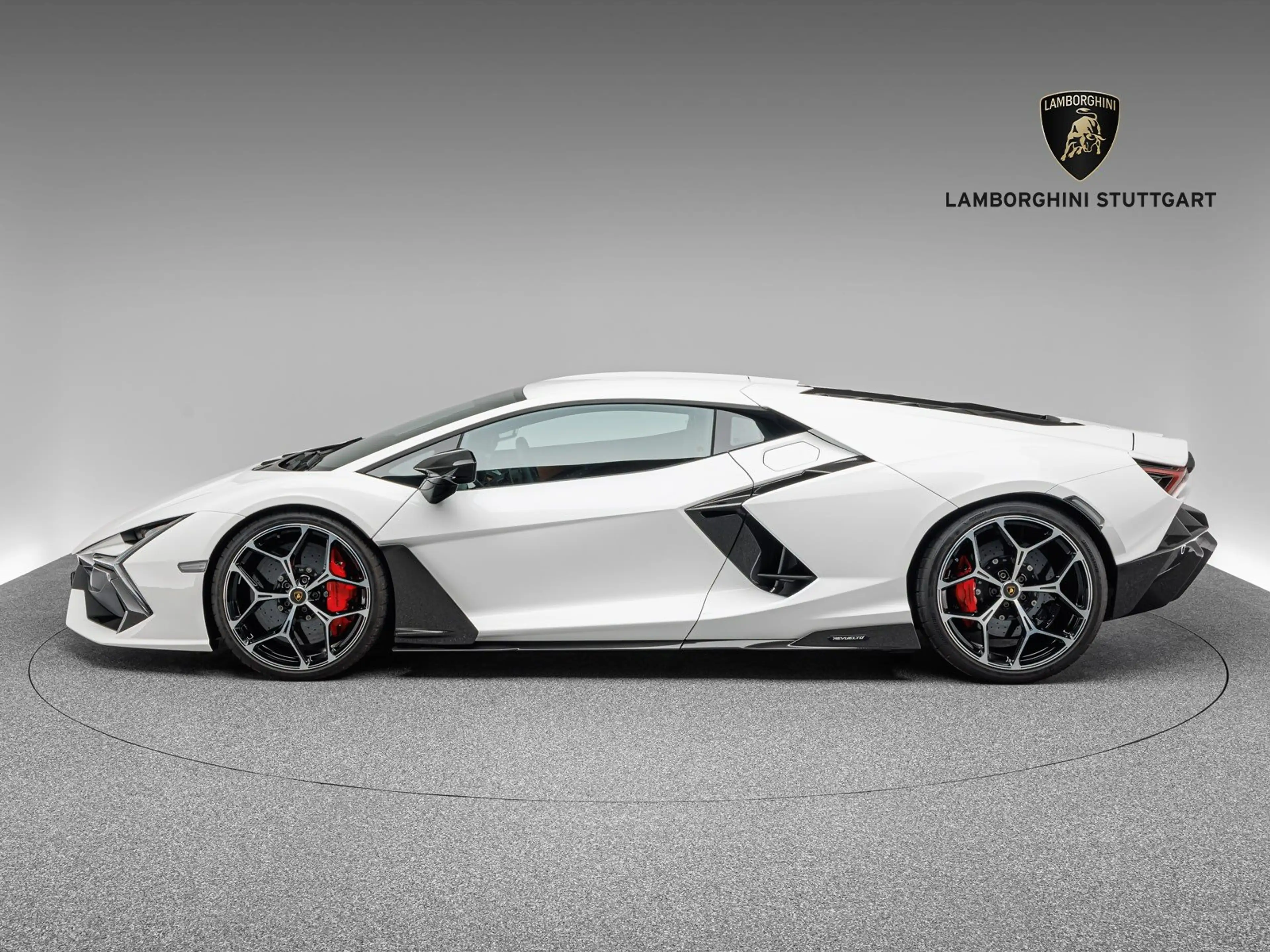 Lamborghini Revuelto — photo 3