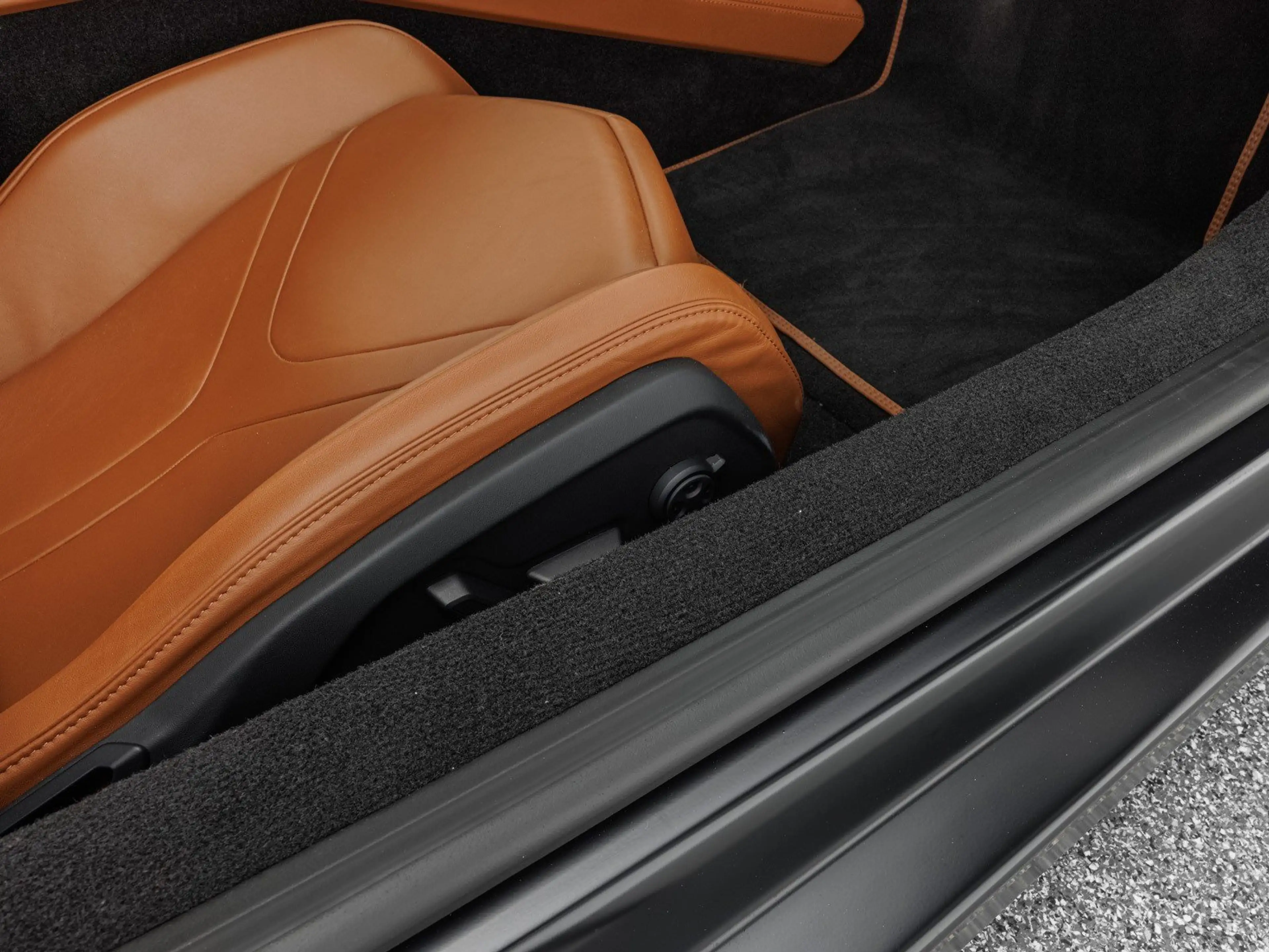 Lamborghini Revuelto — photo 15