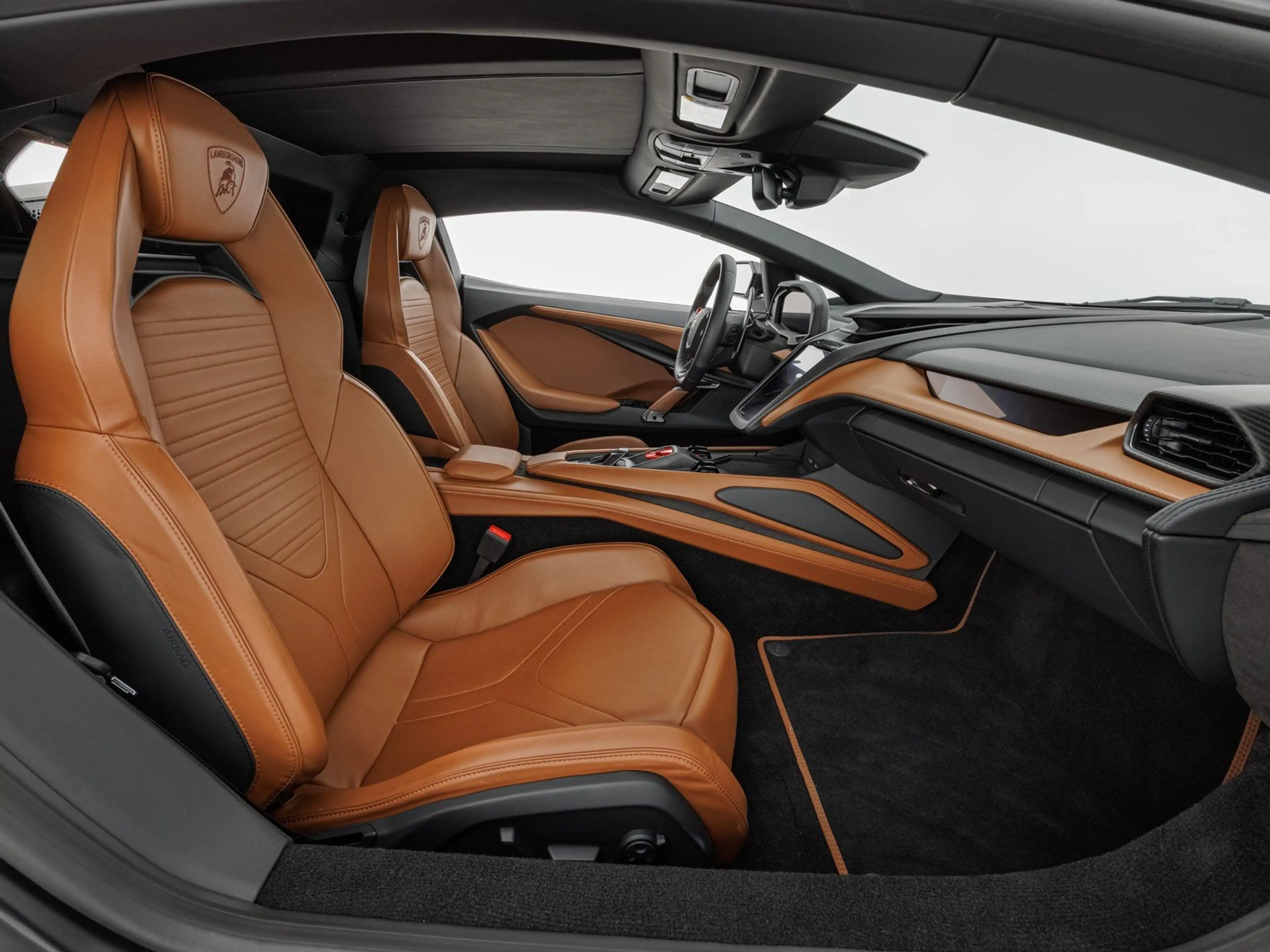 Lamborghini Revuelto — photo 11